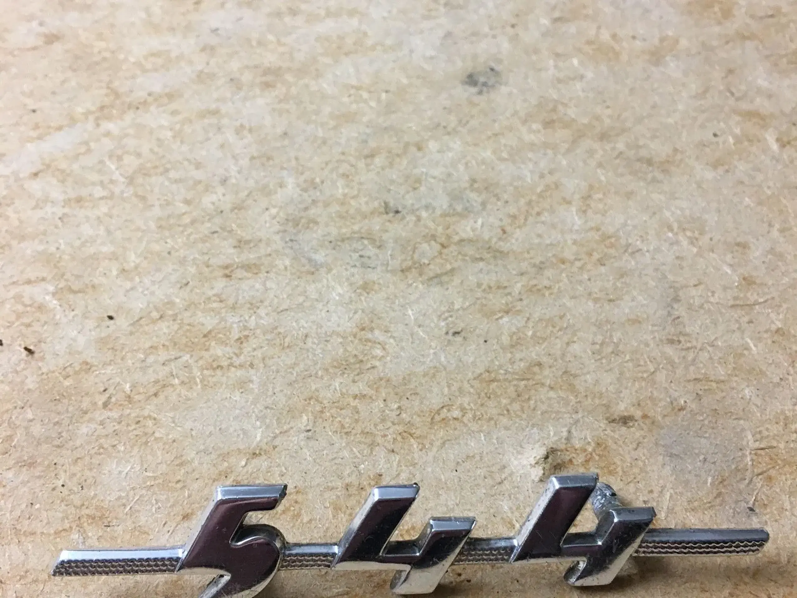 Volvo emblem 544