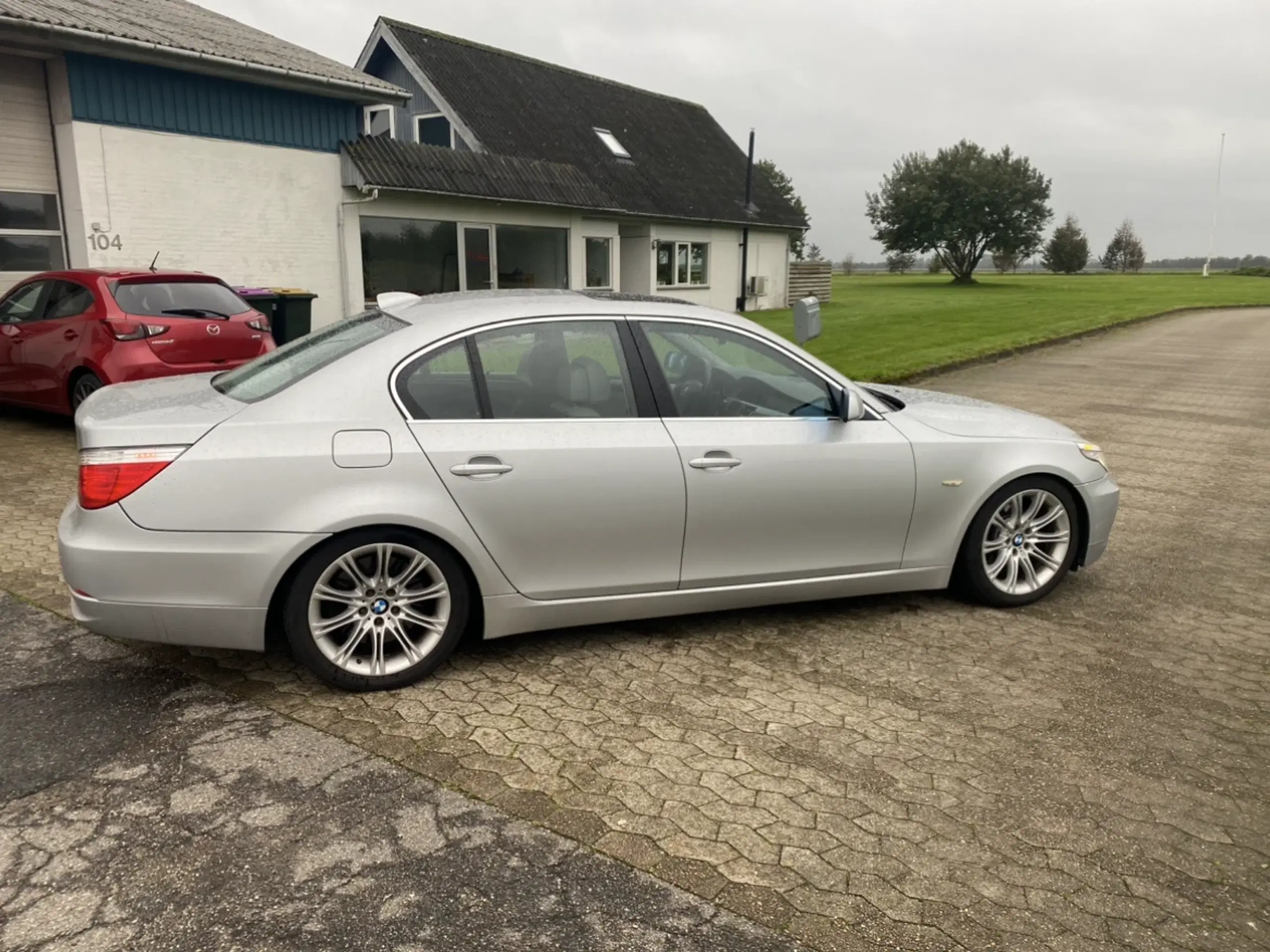 BMW 530i 272 HK 2008 Evtbytte med Harley/cabriol