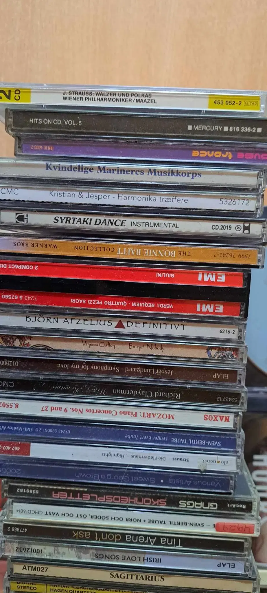 50 stk cd'er det er blandet musik
