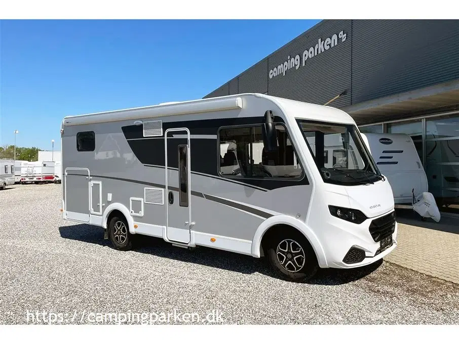 2022 - SunLight I 67S Adventure Edition   Flot helintegreret Sunlight autocamper med det rigtige udstyr