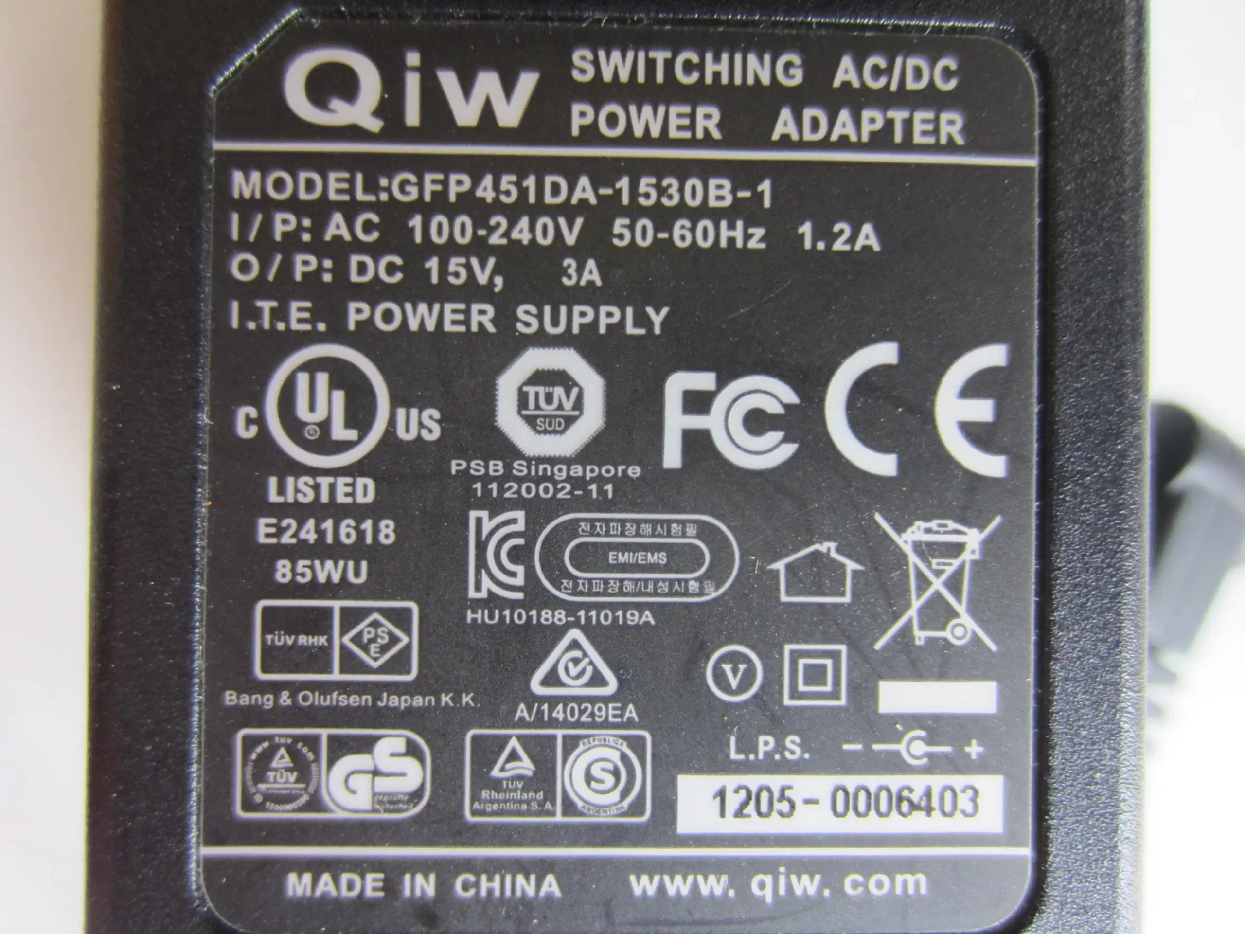 Netdel QIW GFP451-1530BX-1 AC/DC adapter 15V=