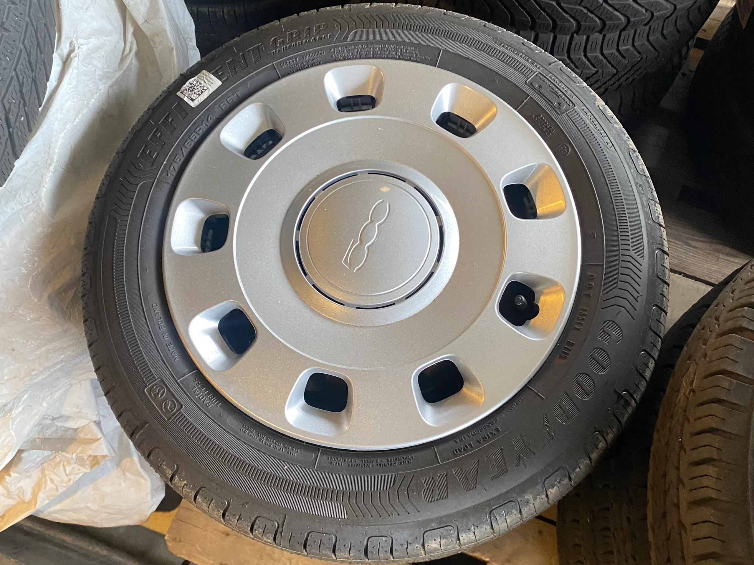 Fiat 500 Stålfælge på sommerdæk 175/65 R14