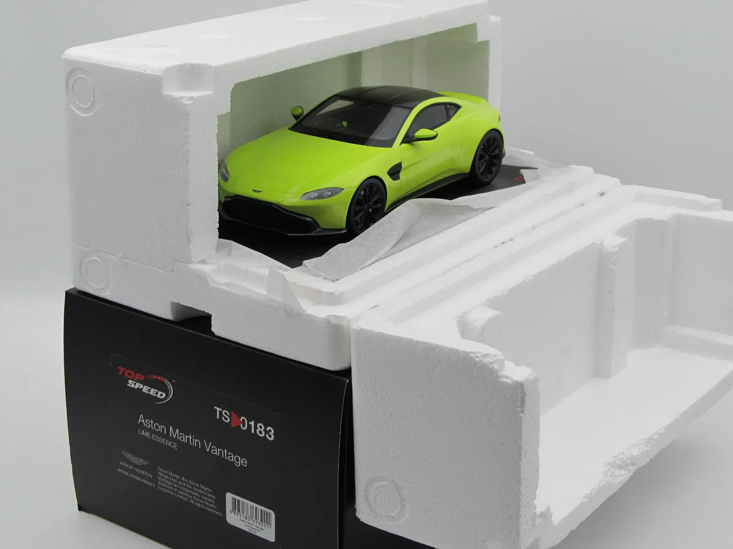 2018 Aston Martin Vantage Limited Edition - 1:18