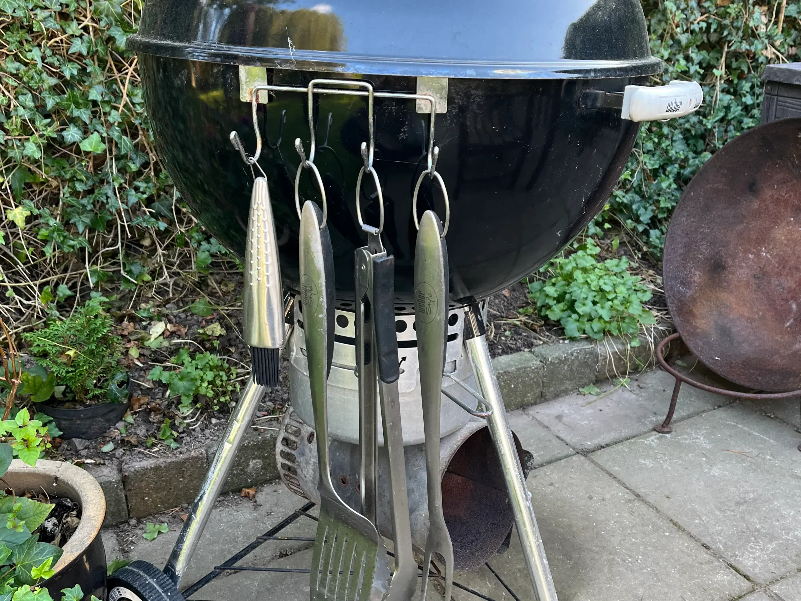 Weber grill med forskelligt tilbehør