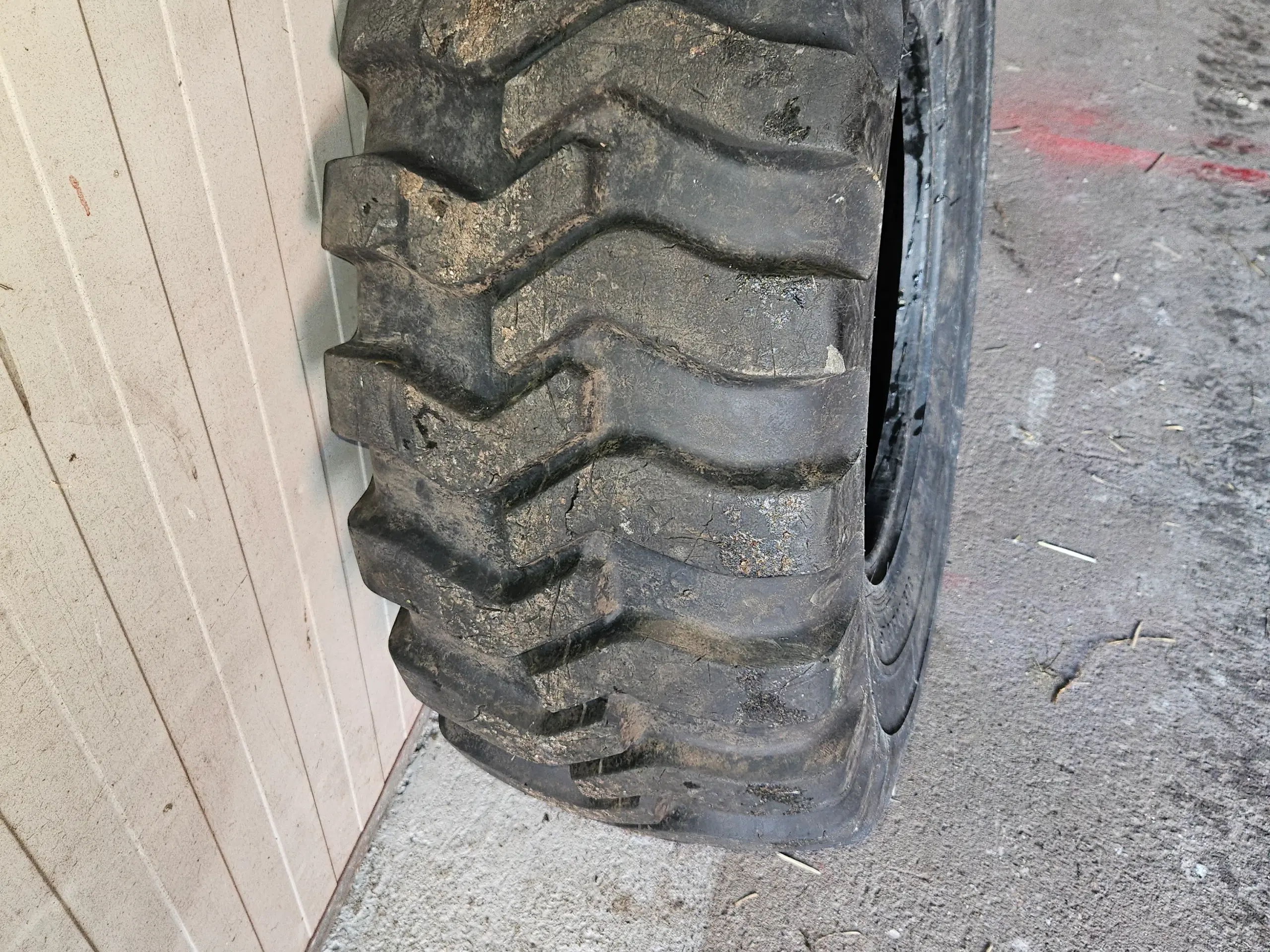 Dæk 365/65r 18