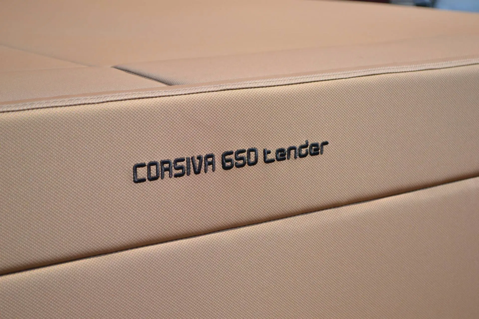 Corsiva 650 Tender