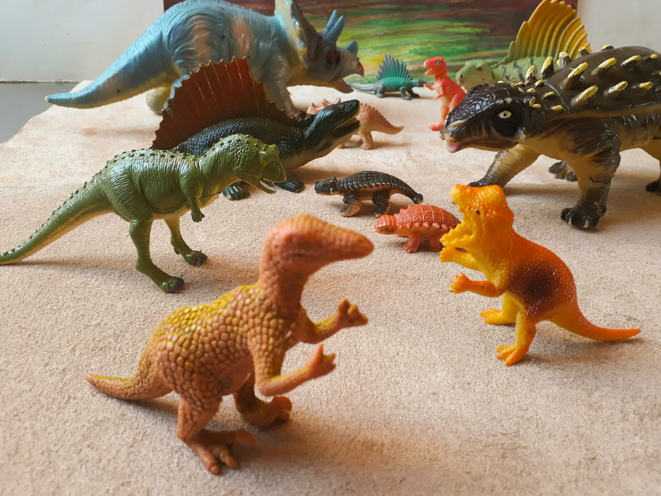 14 Dinosaur Figurer