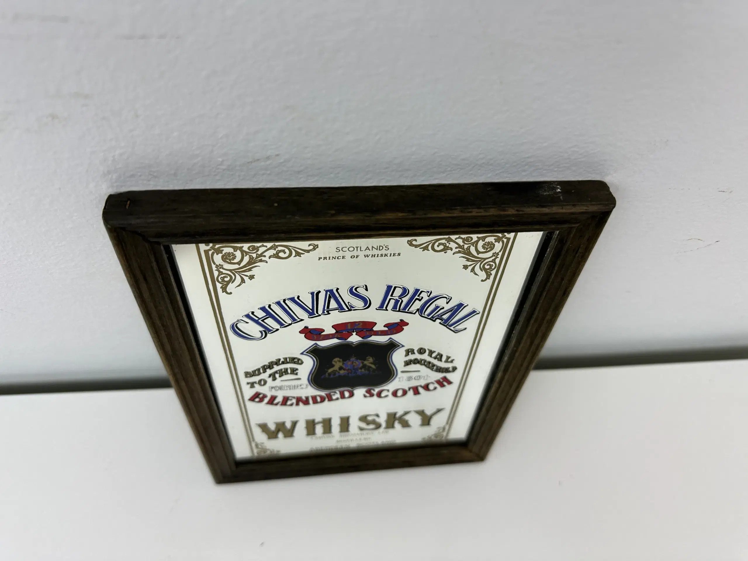 'Chivas Regal whiskey' spejl