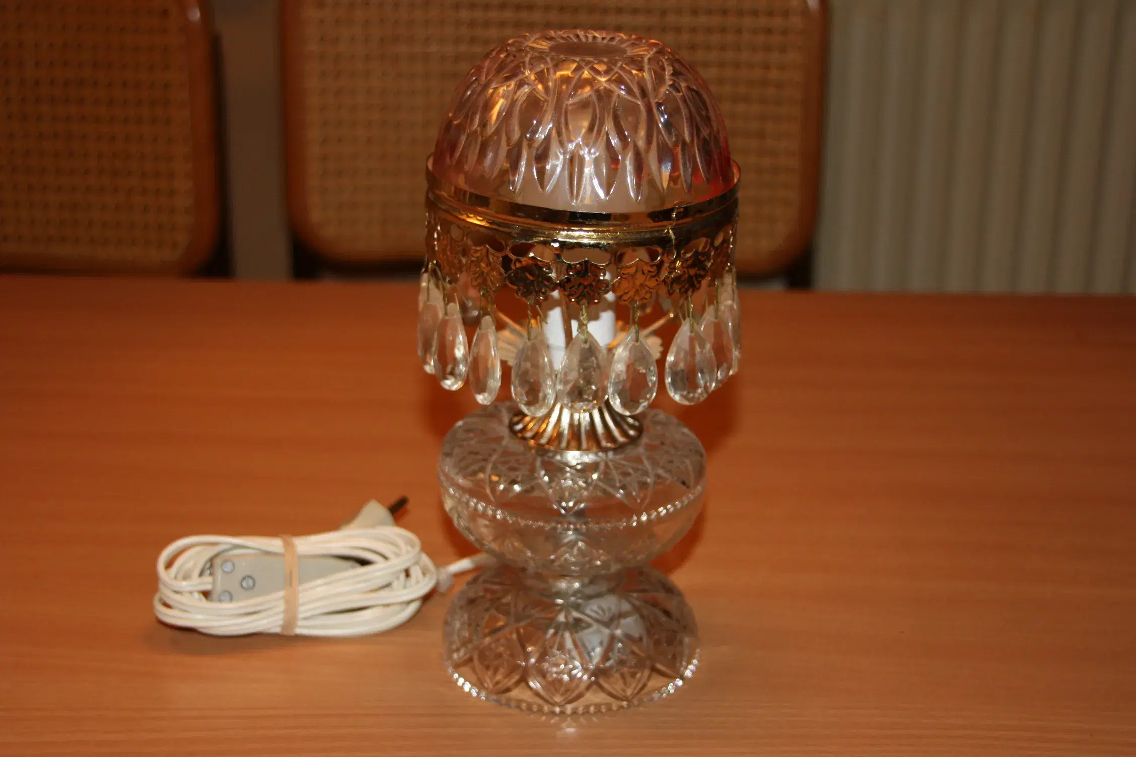 Gammel  fransk romantisk glas bordlampe med prisme