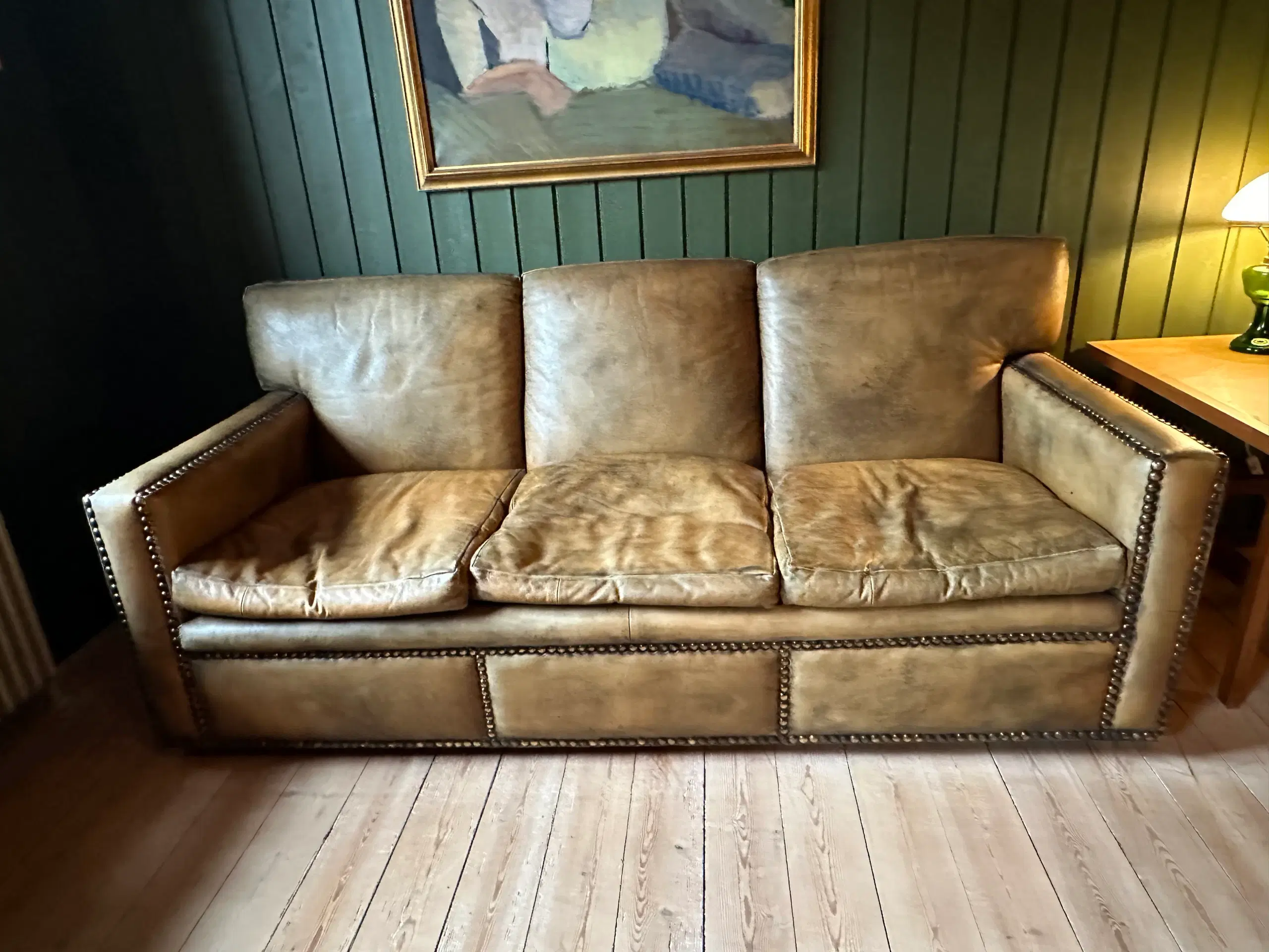 chesterfield type sofa i læder