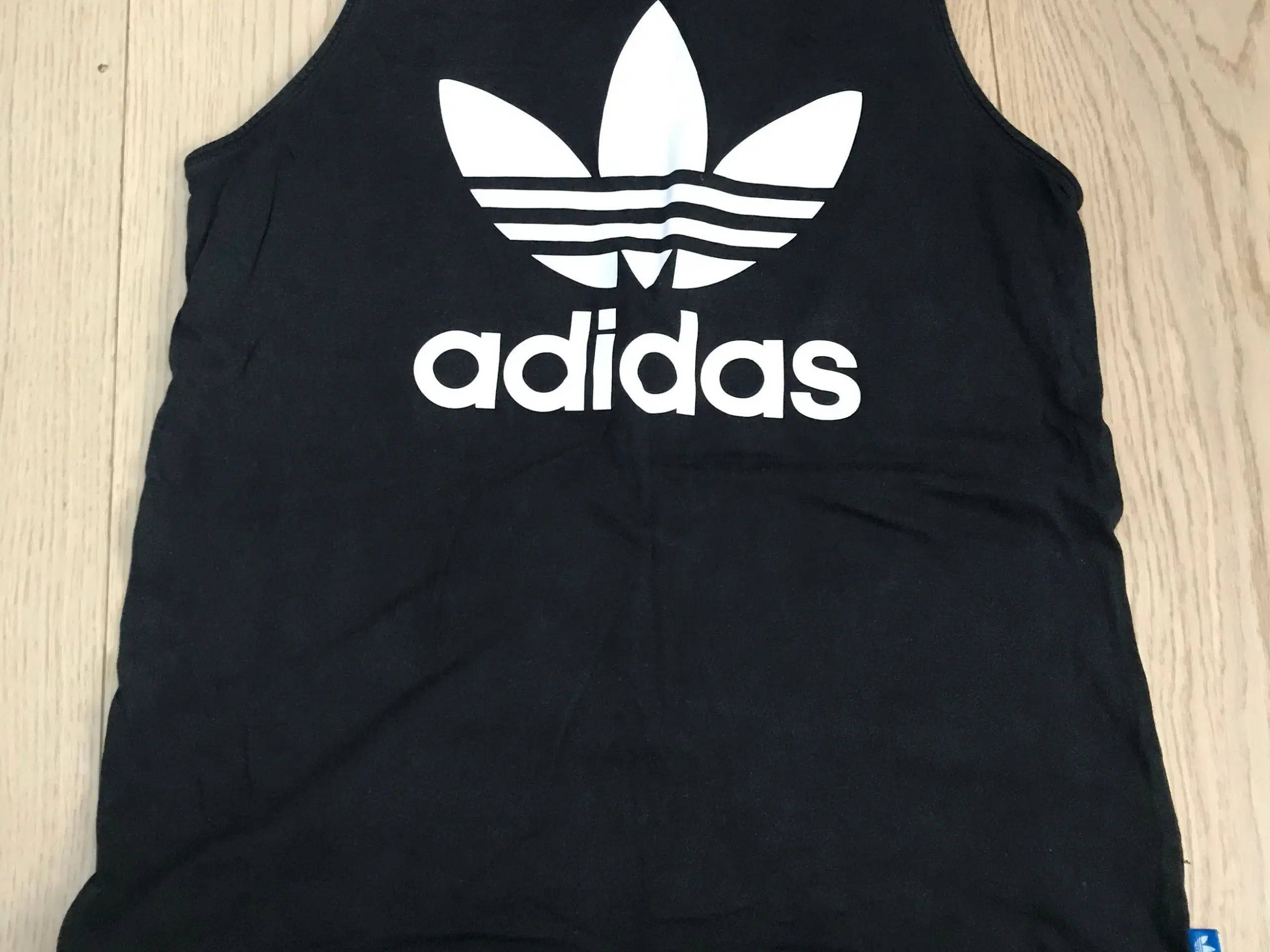 Tank top fra adidas strl xs(32)