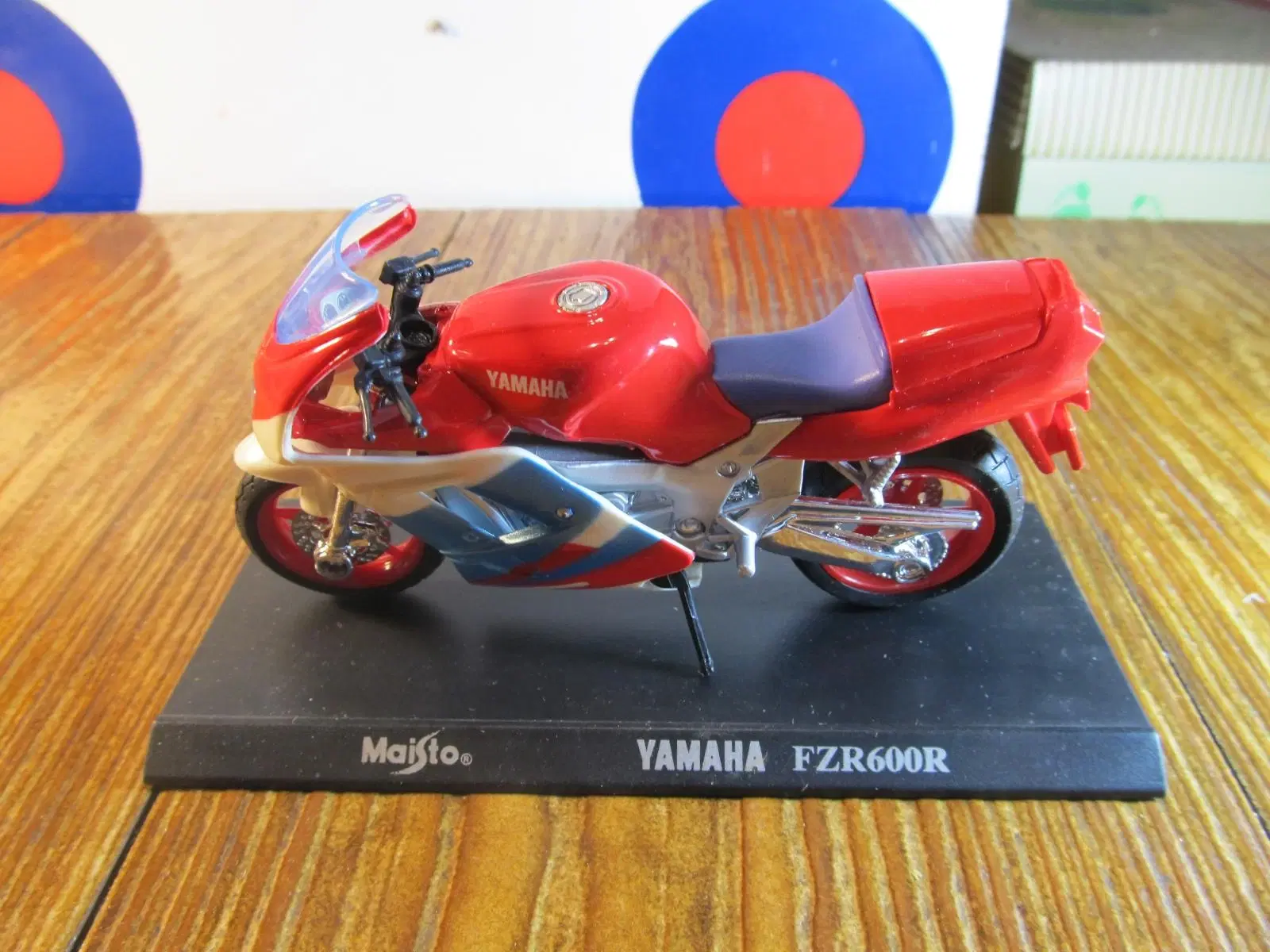 Modelmotorcykel skala 1:18