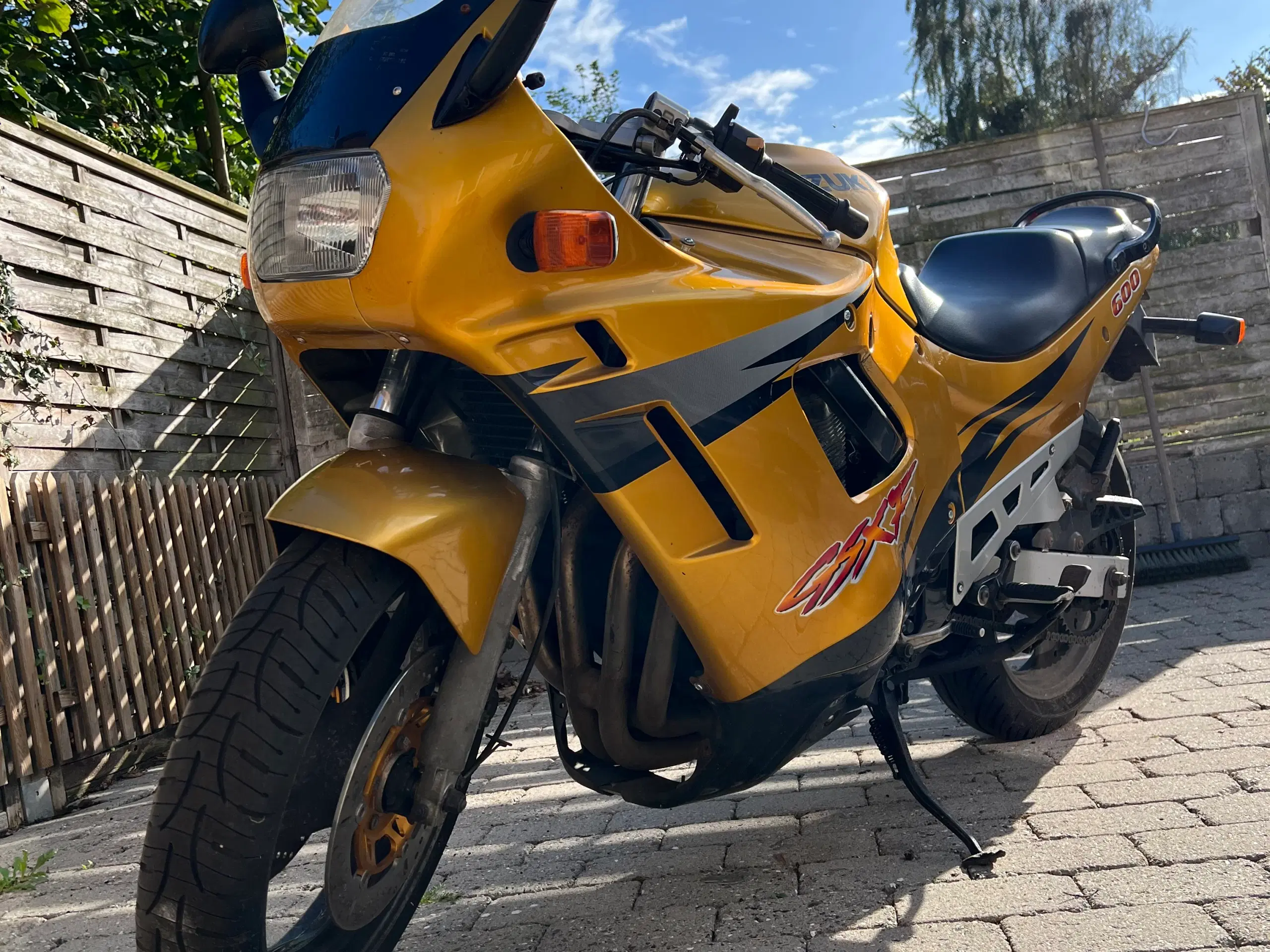 Suzuki GSX 600 F