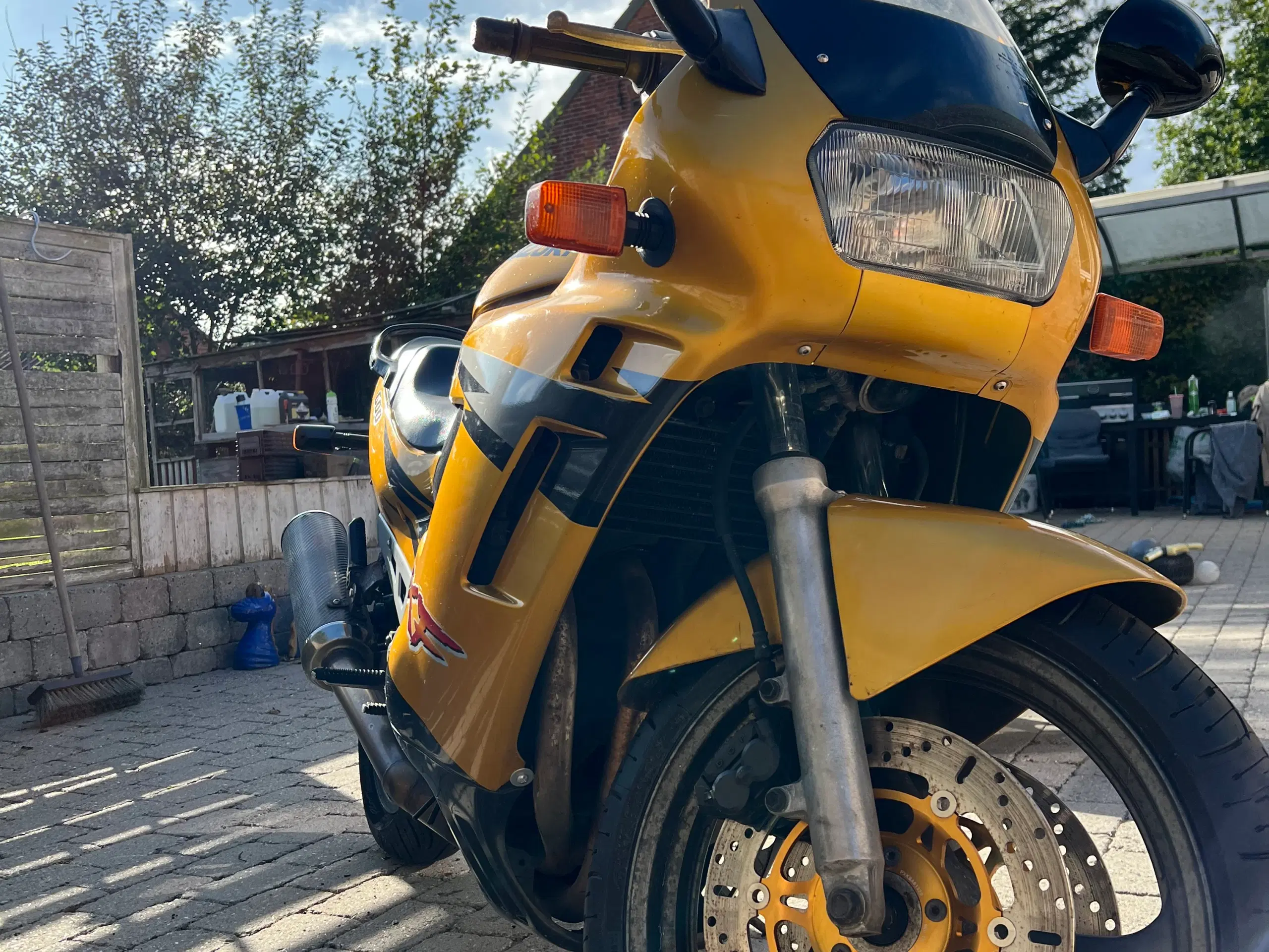 Suzuki GSX 600 F