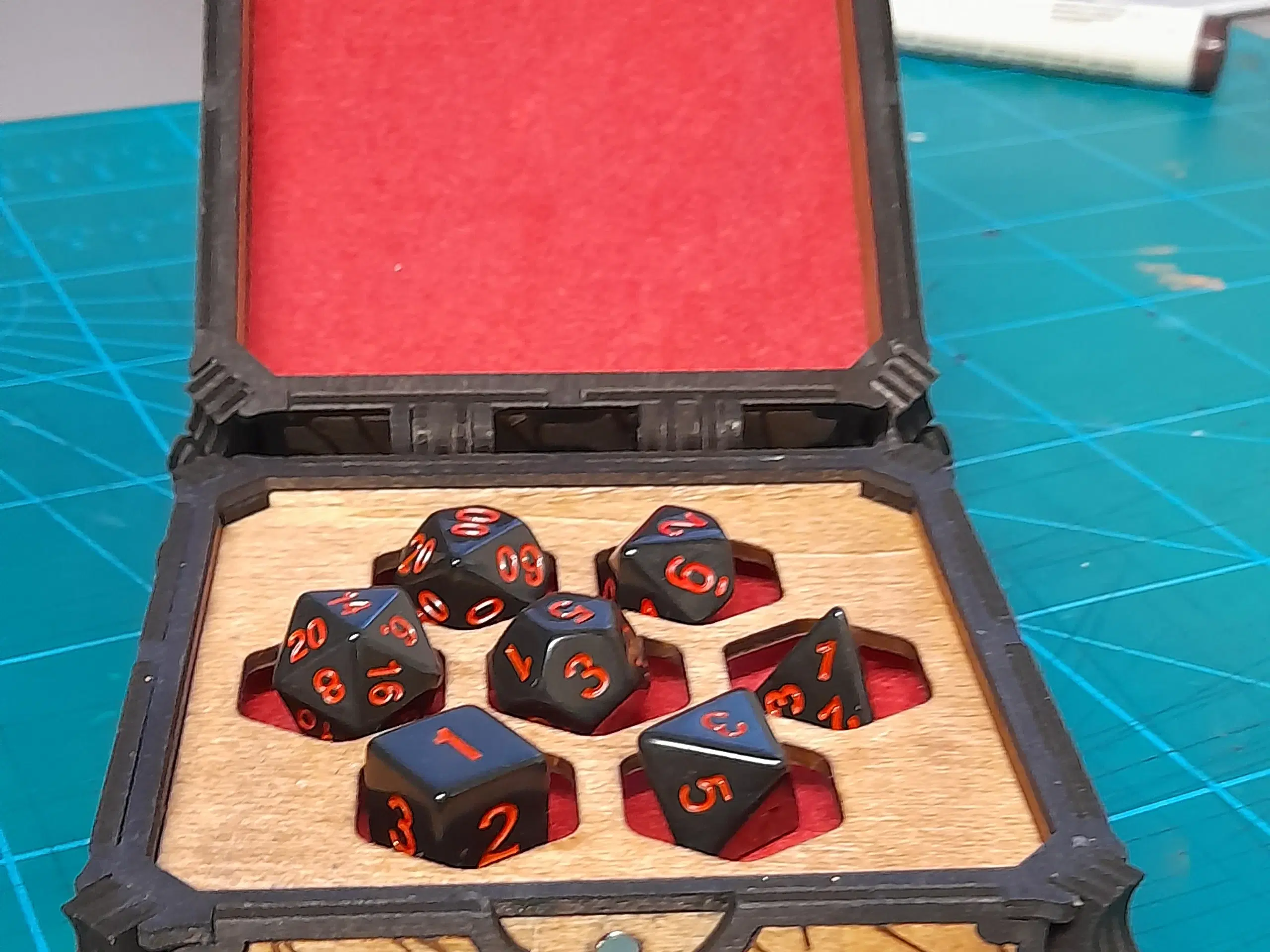 Dice box