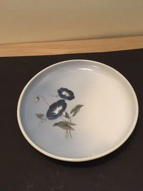 Fad med blå blomster Lyngby Porcelæn nr 123-3