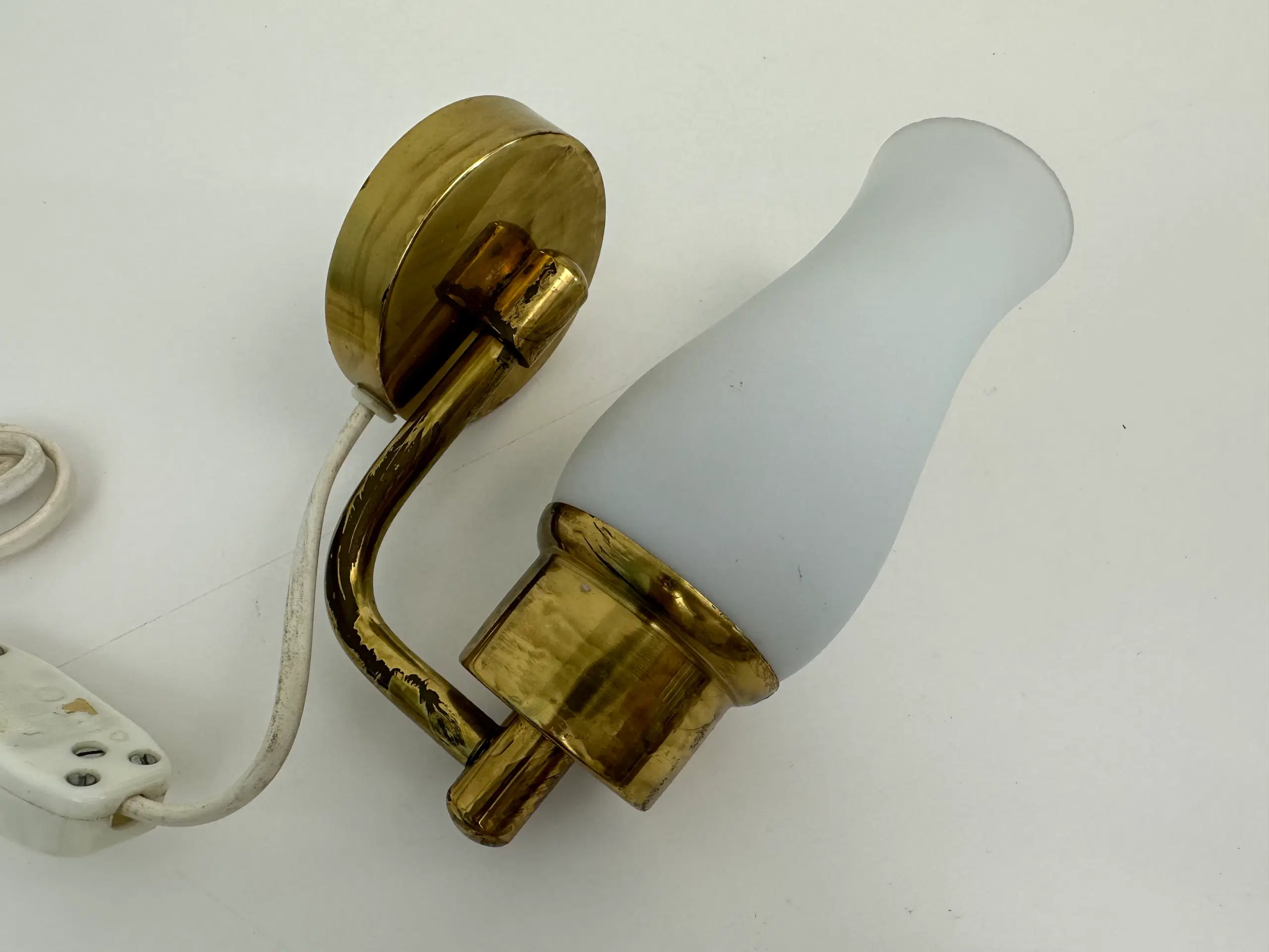 Vintage lampe i messing /opalglas