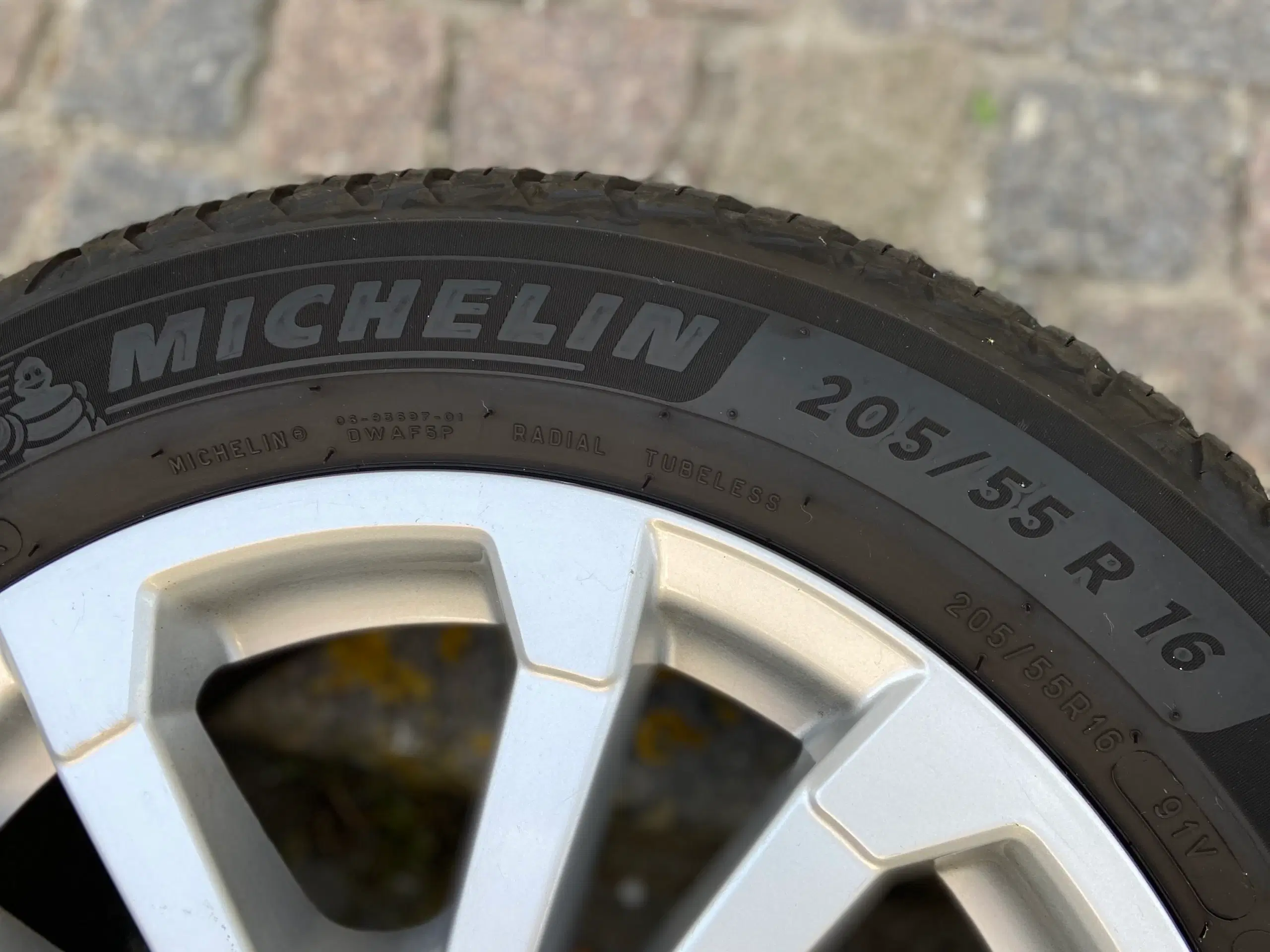 16" Toyota fælge m helårs Michelin dæk