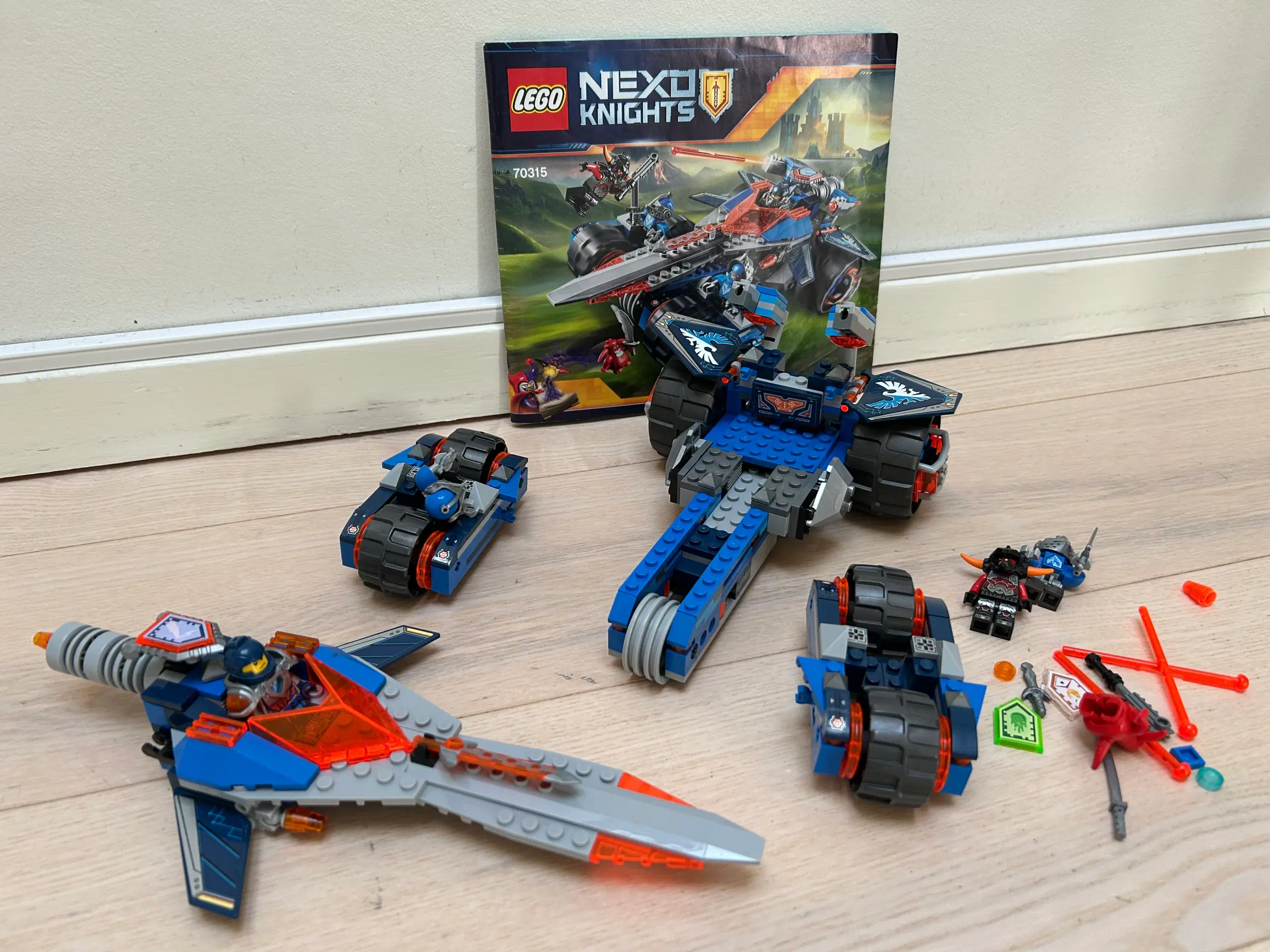 LEGO Nexo Knights 70317  70315