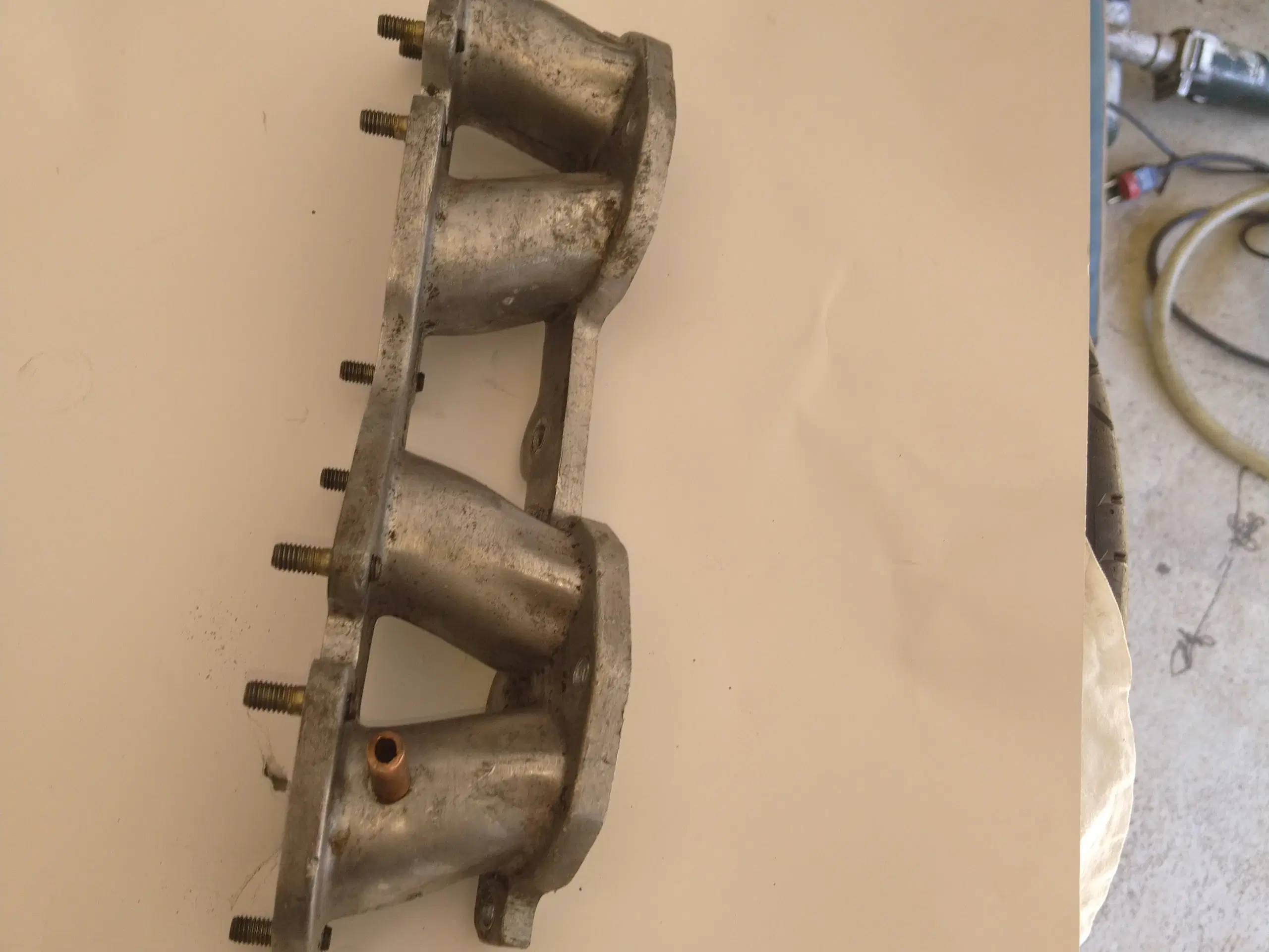 Peugeot og Citroën Dobbelt karburator manifold