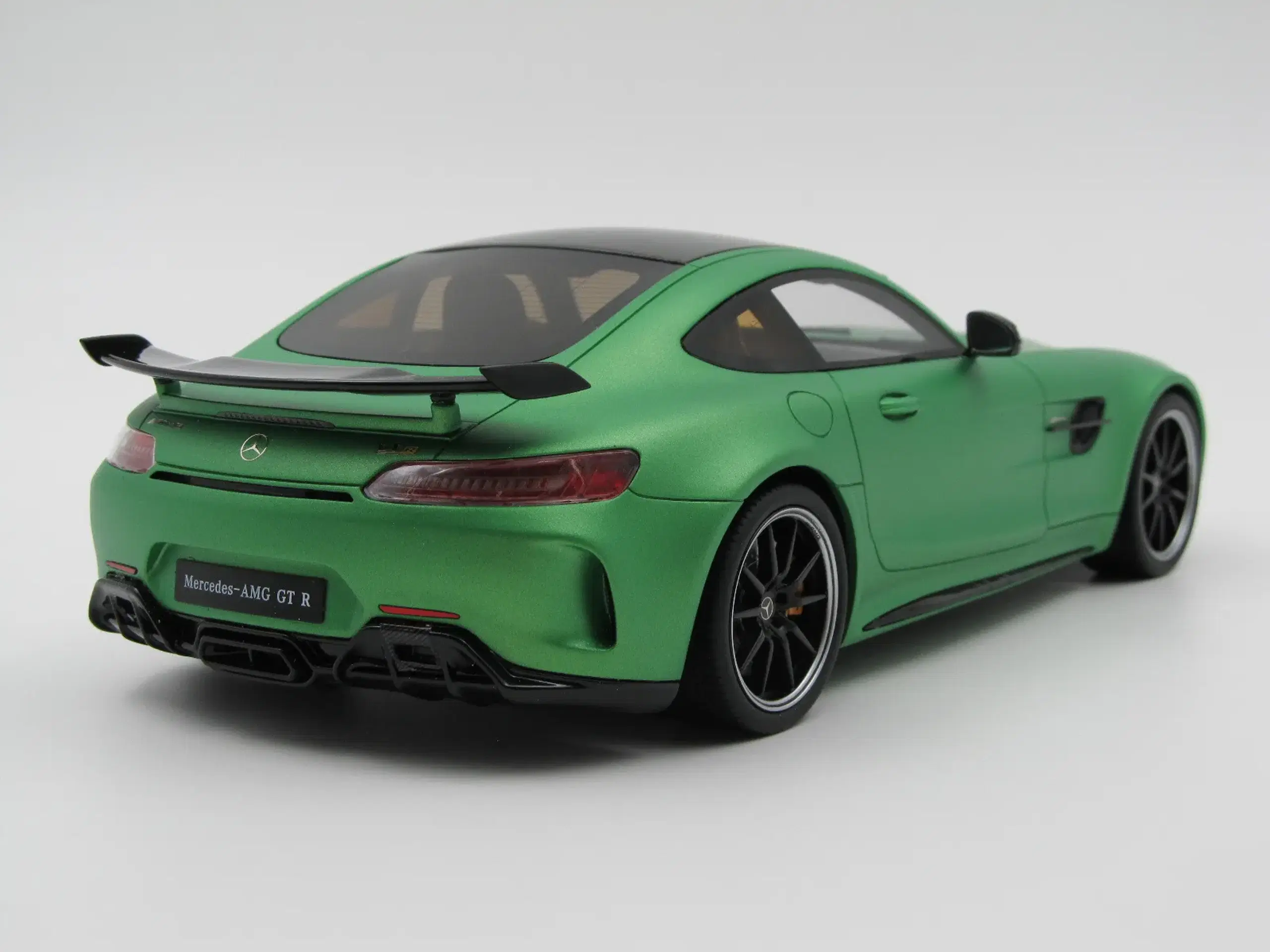 2019 Mercedes AMG GT-R Coupé 1:18