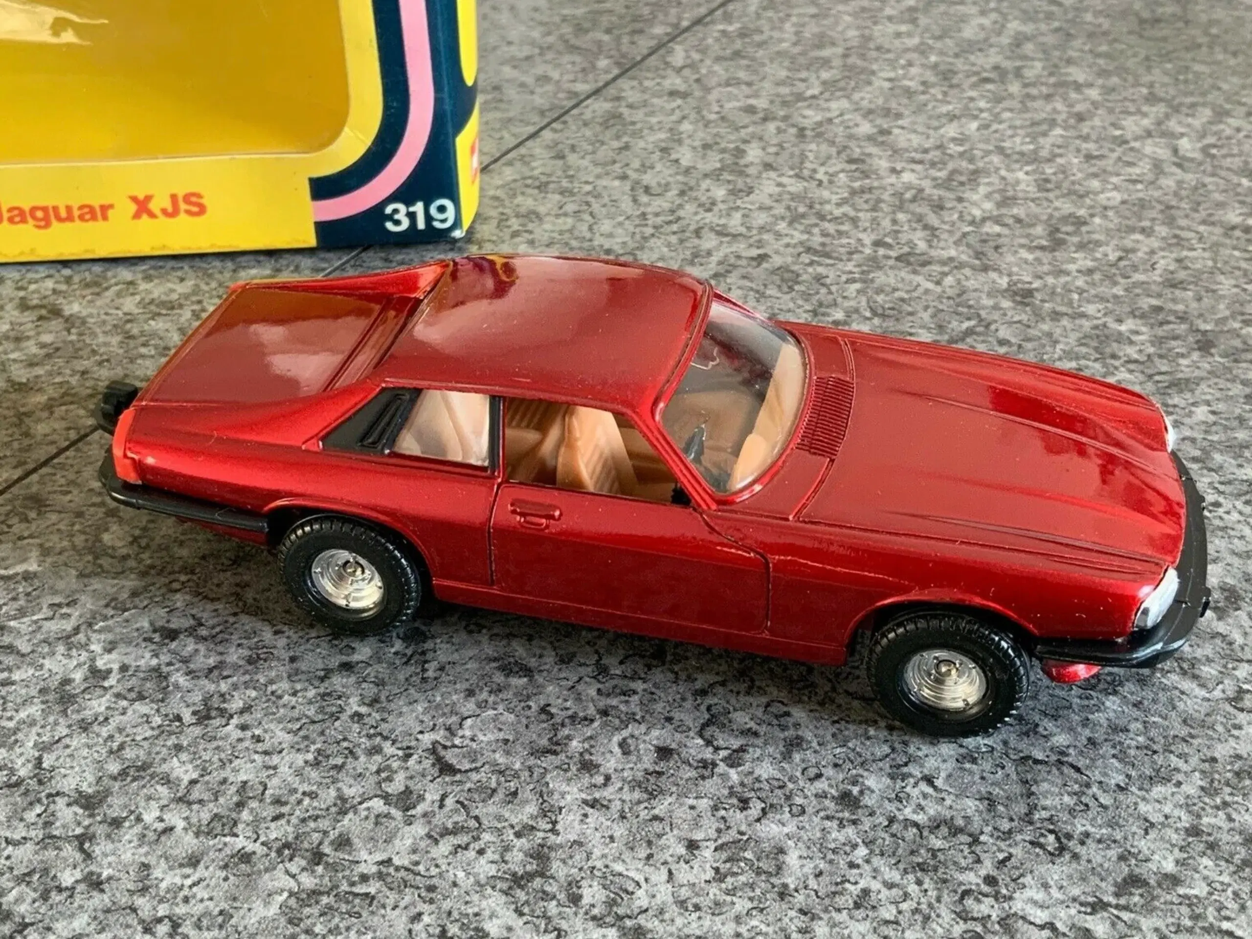 Corgi Toys No 319 Jaguar XJS scale 1:36