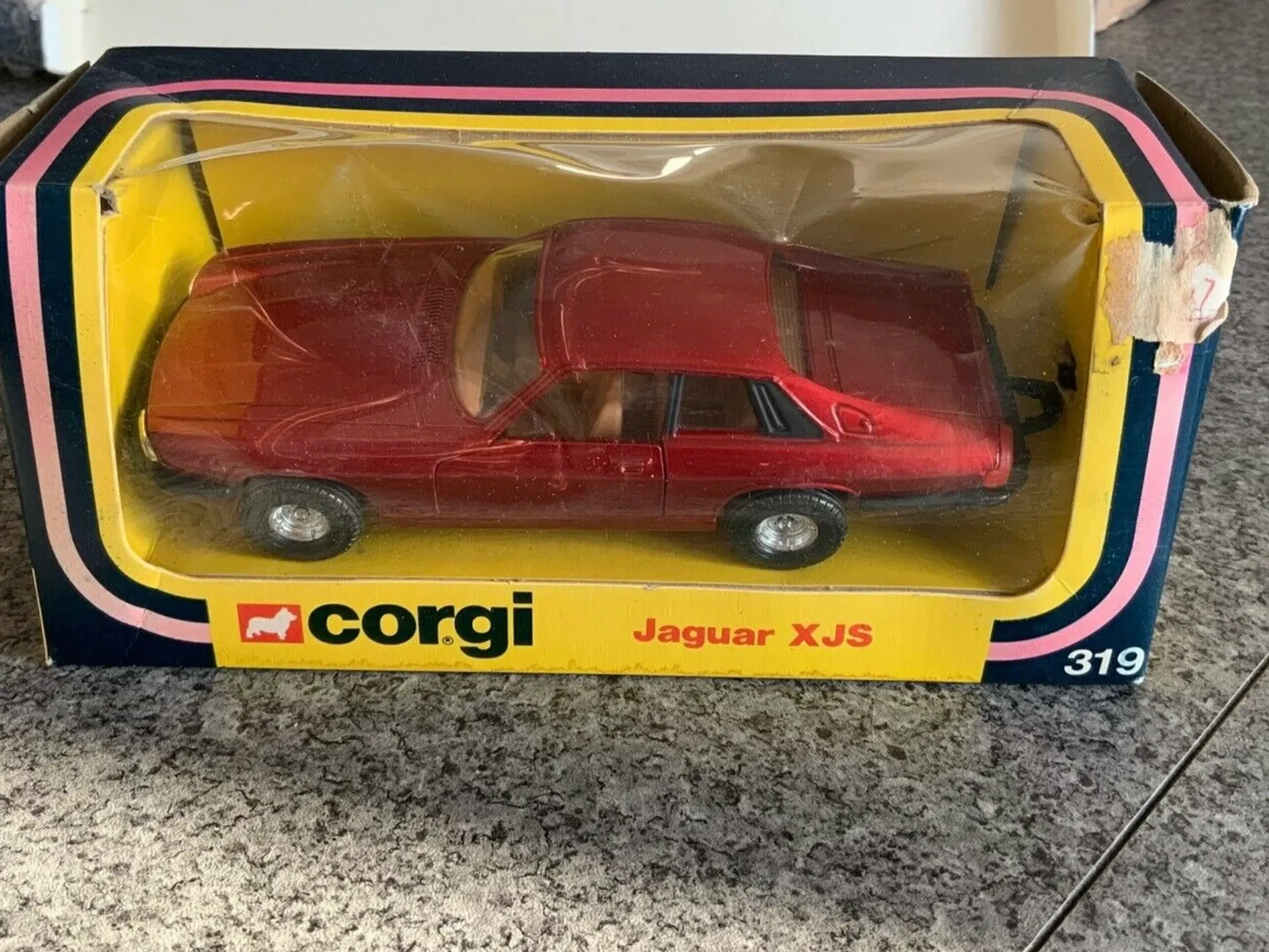 Corgi Toys No 319 Jaguar XJS scale 1:36