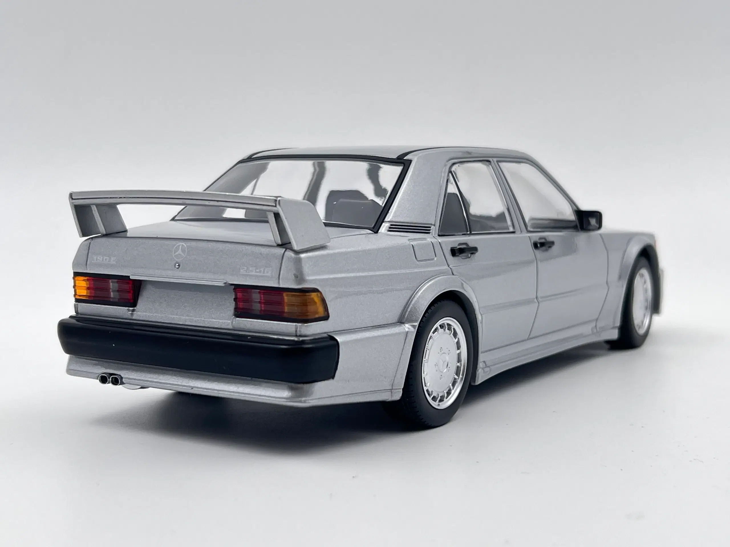 1989 Mercedes-Benz 190E 25-16 Evo 1 - 1:18