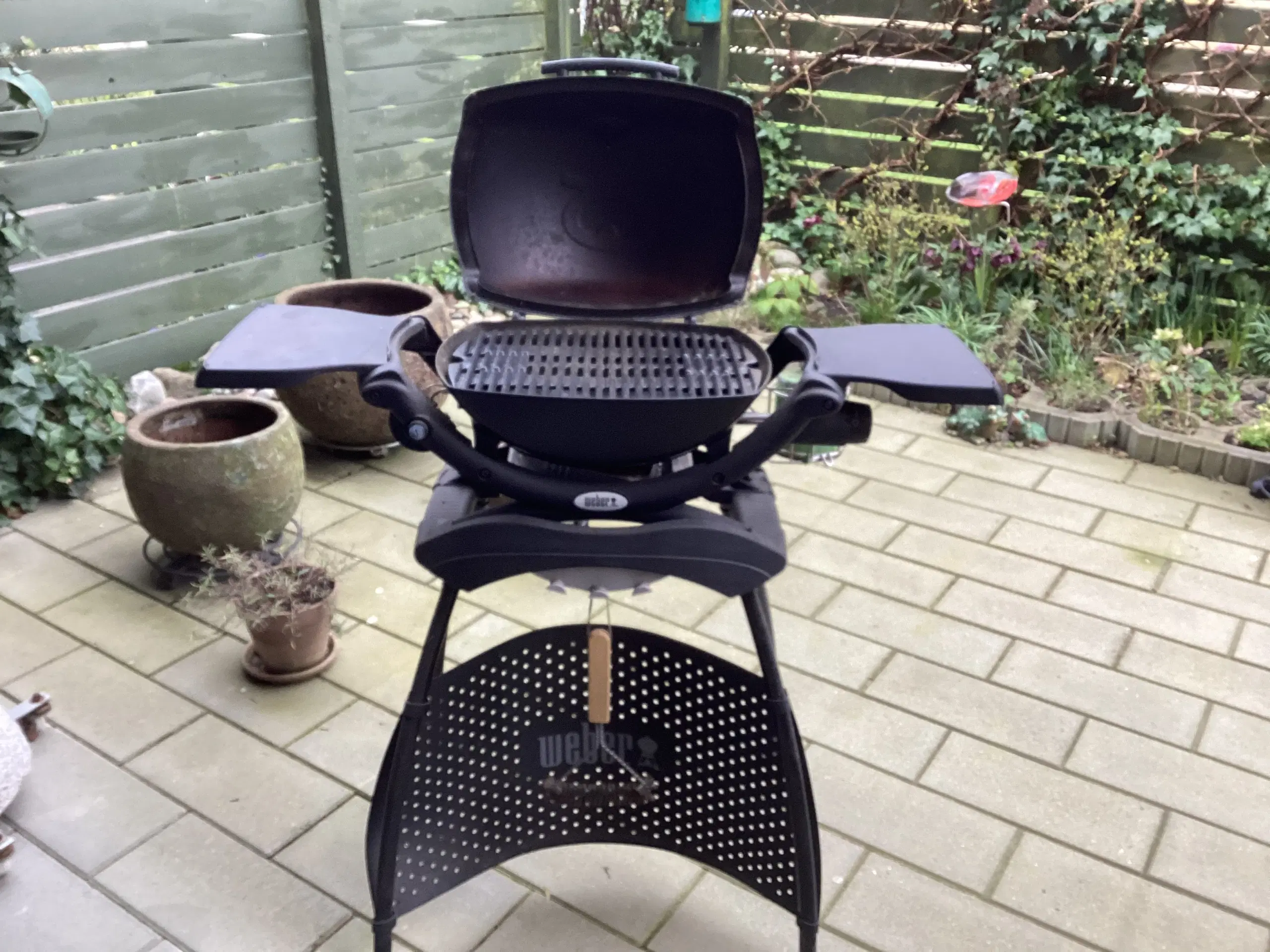 Weber gasgrill med stand