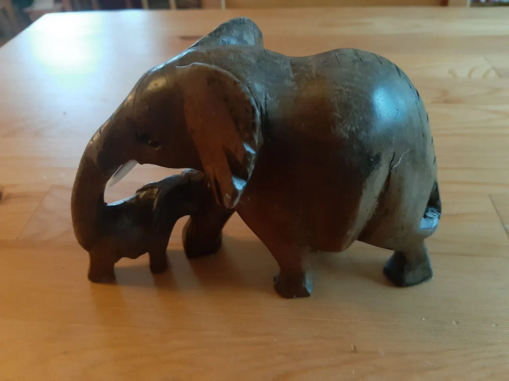 ELEFANT i træ