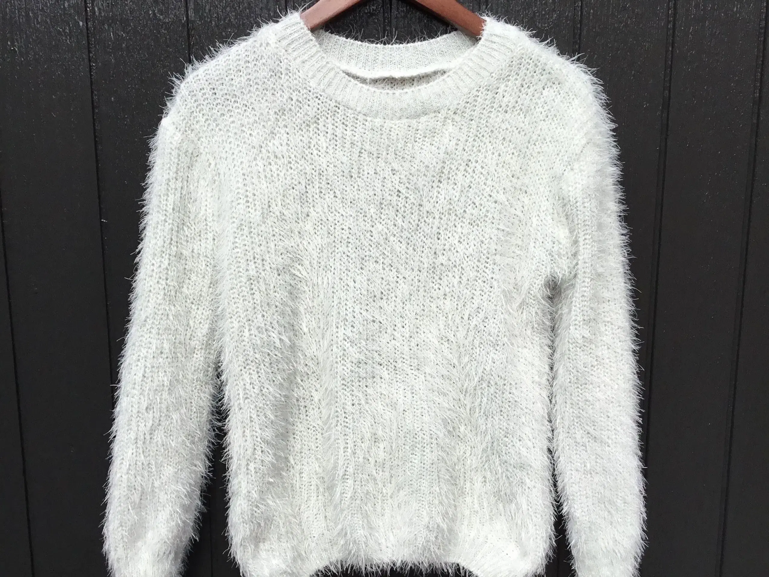 Flot hvid strik sweater striktrøje str S/M strikk