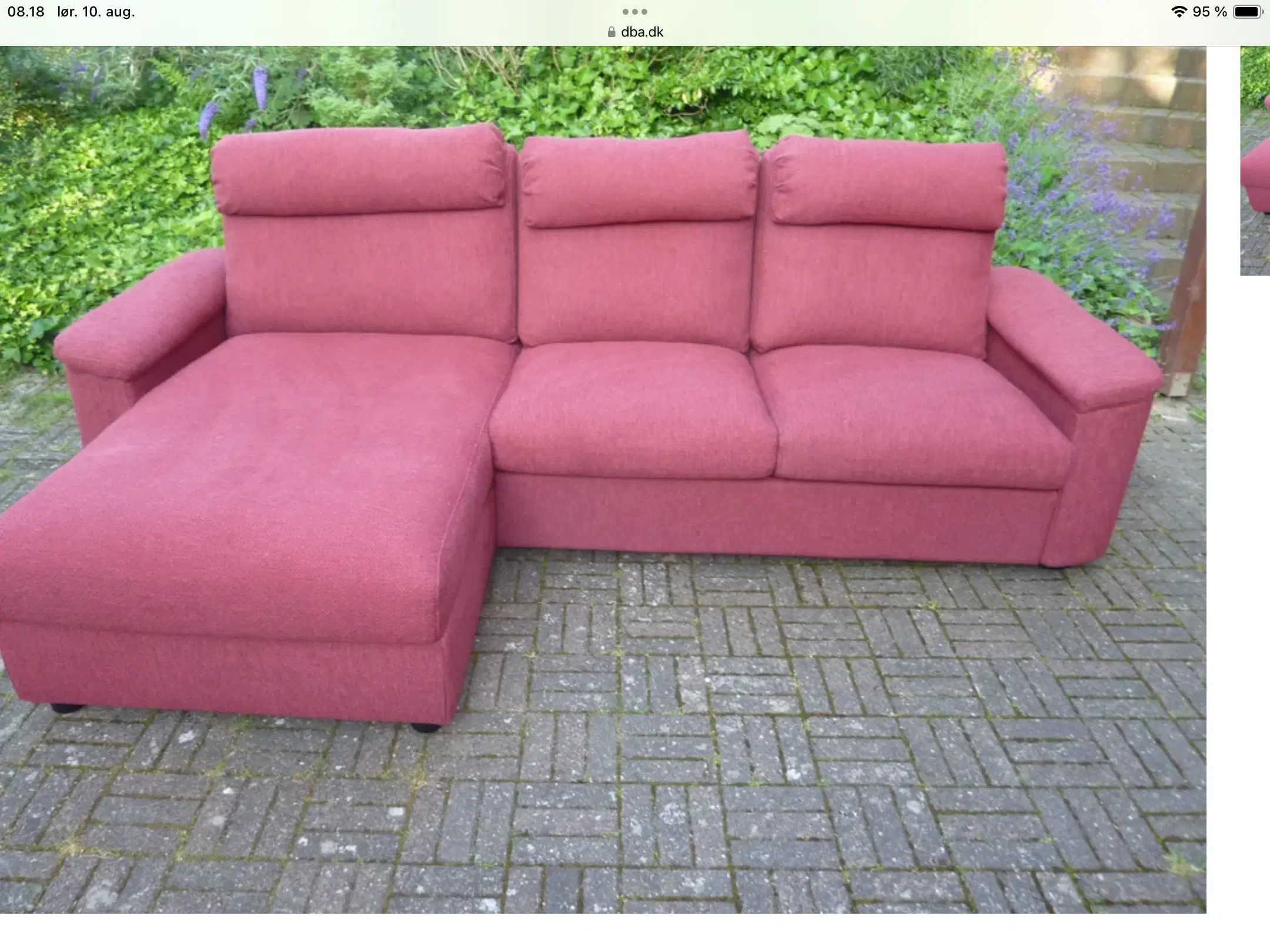 Flot vinrød sofa i uld