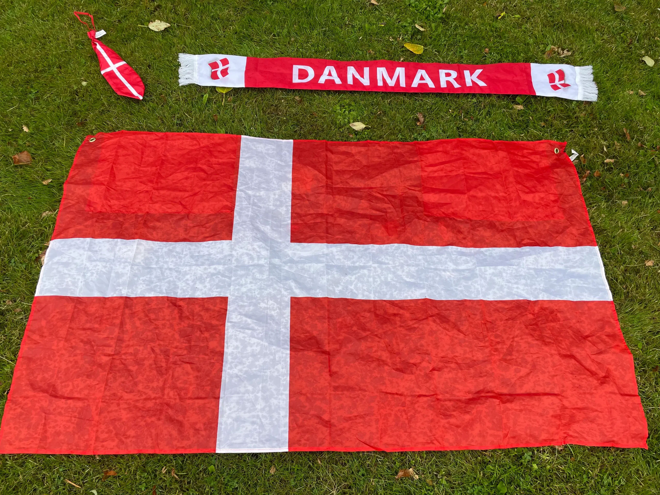 Flag banner og slips med Dannebrog