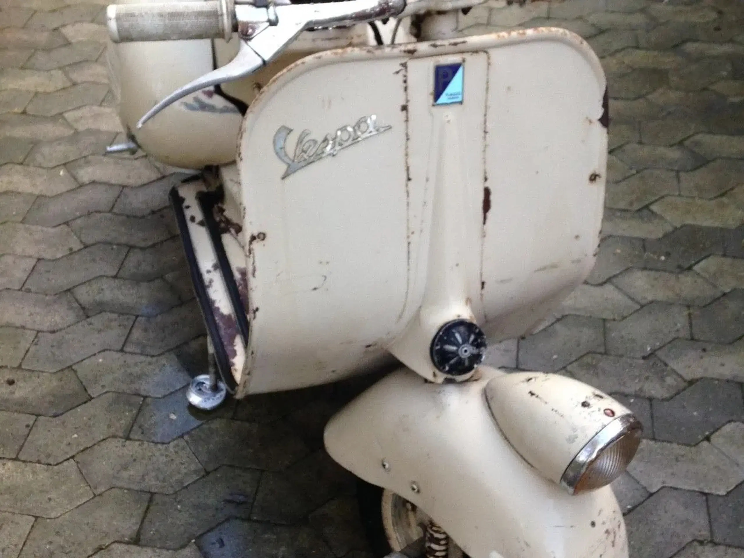 Vespa Faro Basso Struzzo Gran Turisimo