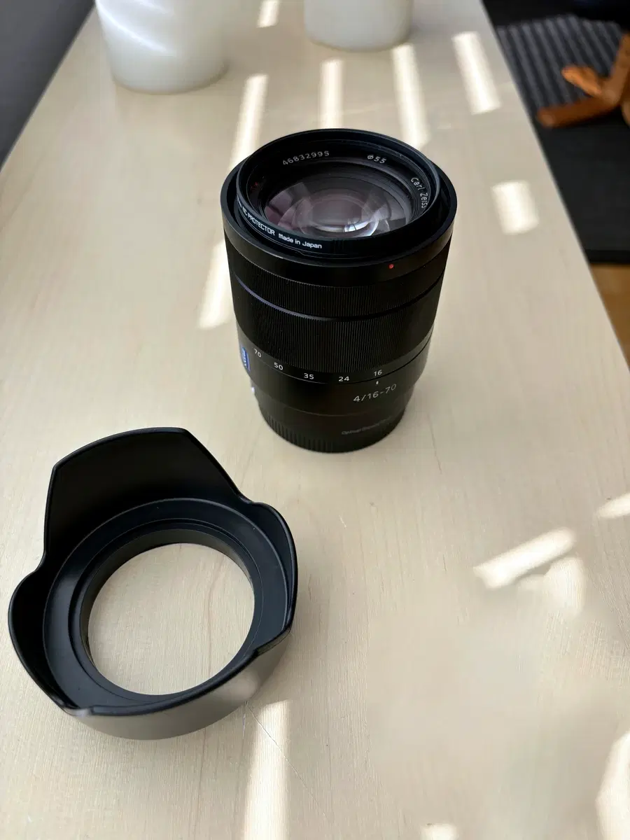 Sony  Carl-Zeiss Vario-Tessar T* E 16-70 mm F4 ZA