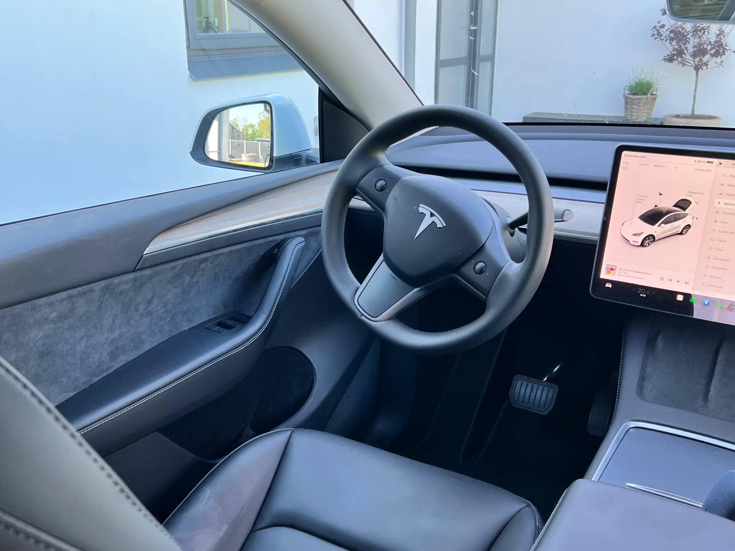 Tesla model Y 2023