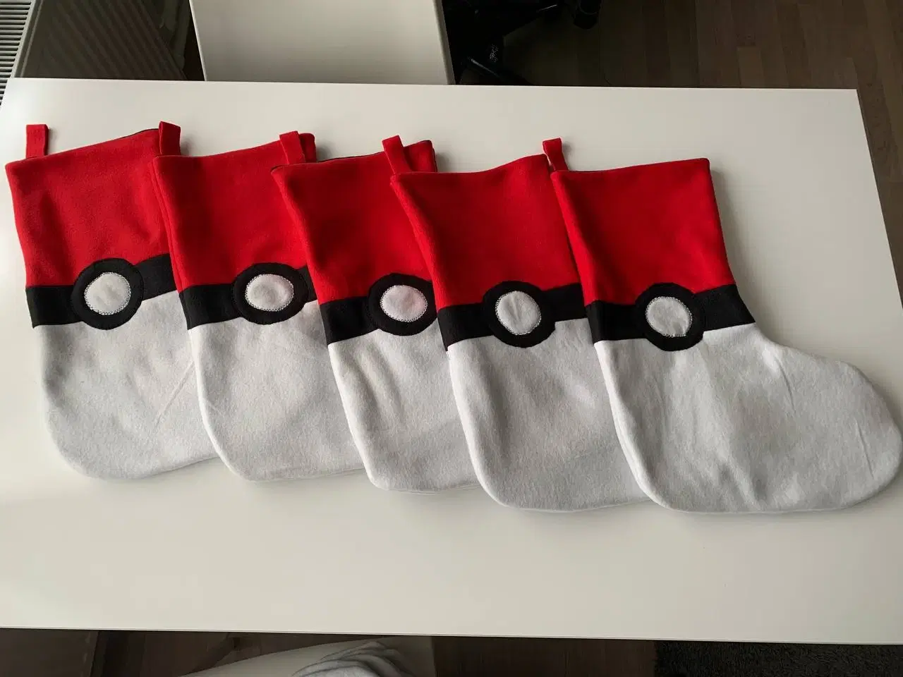 Pokemon "Pokeball" Julesokker