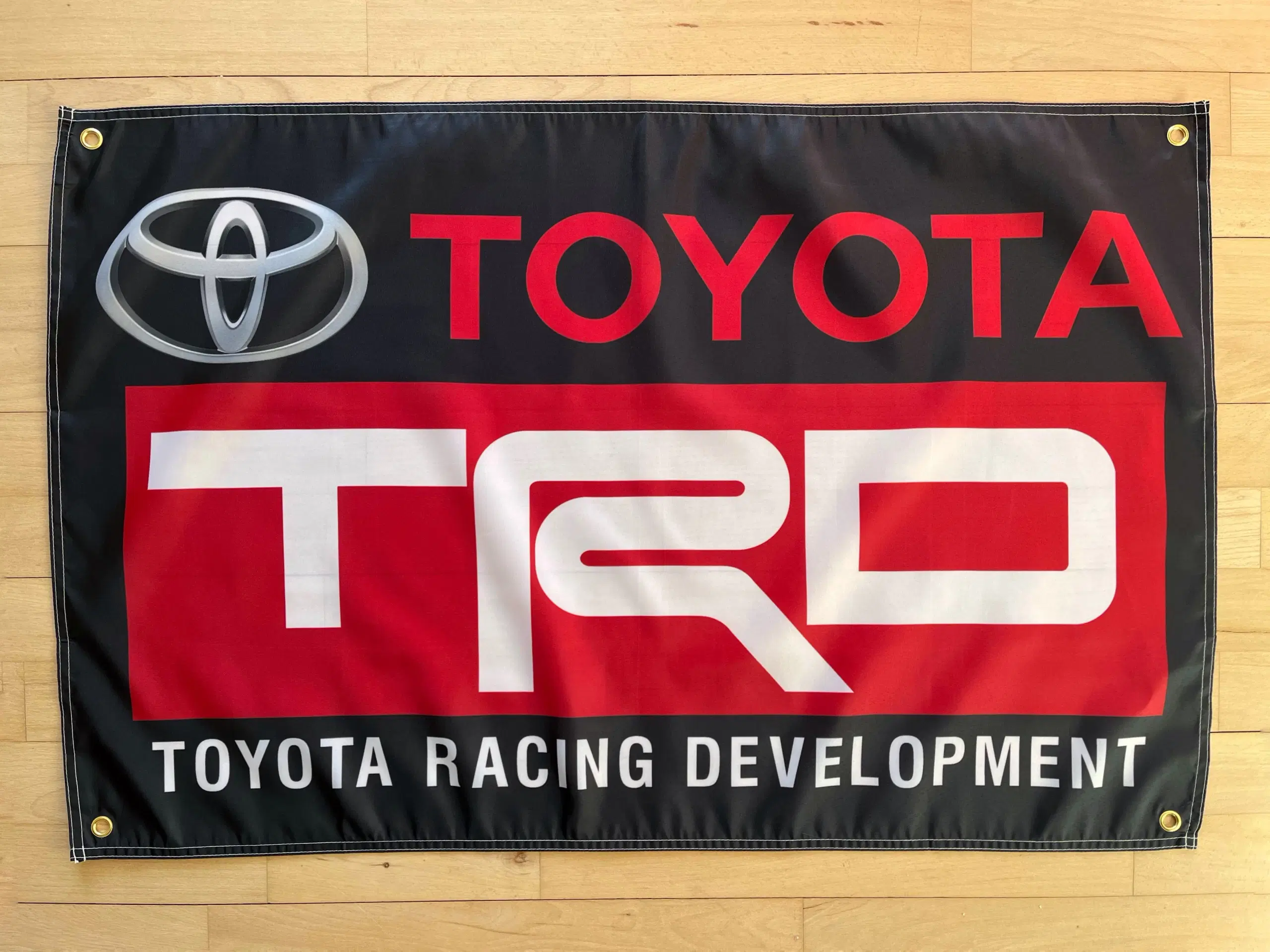 Flag med Toyota TRD