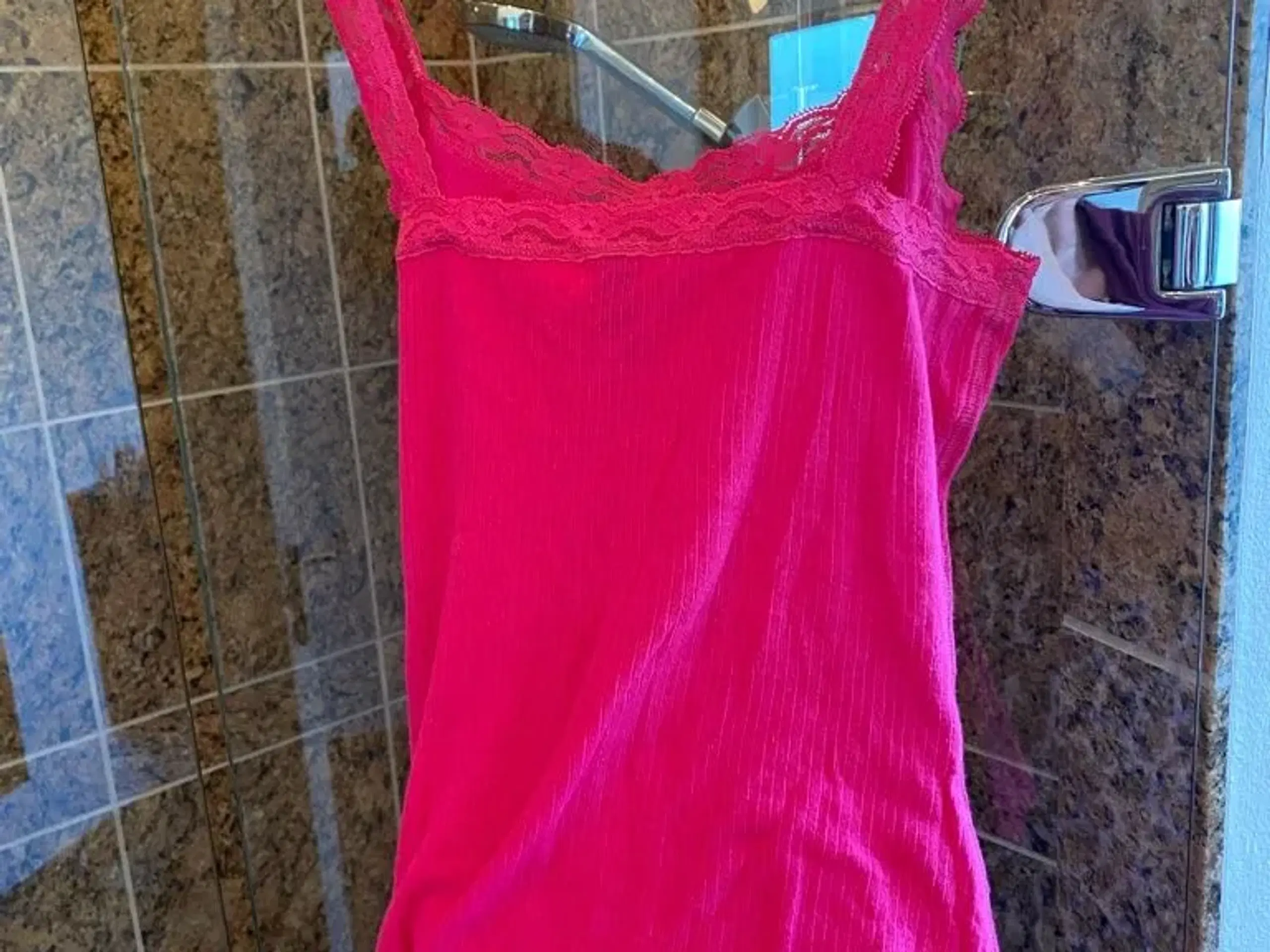 Sød pink bluse str 38