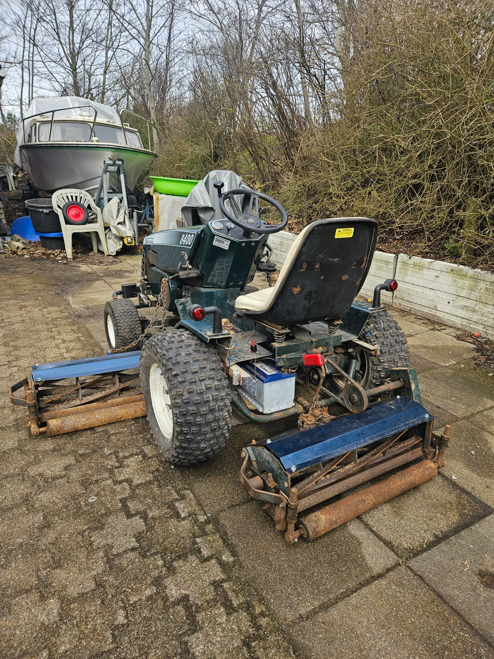 national 8400 plæne tractor