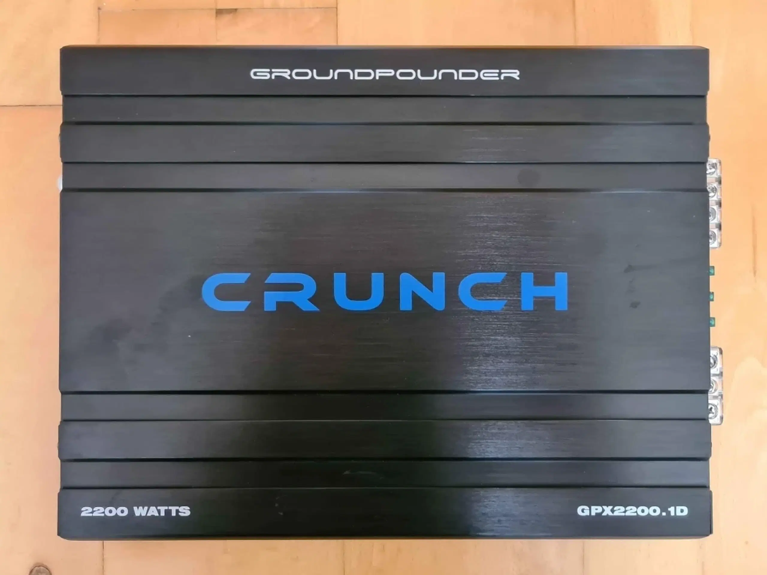 Crunch 12" subwoofer + 2200w forstærker