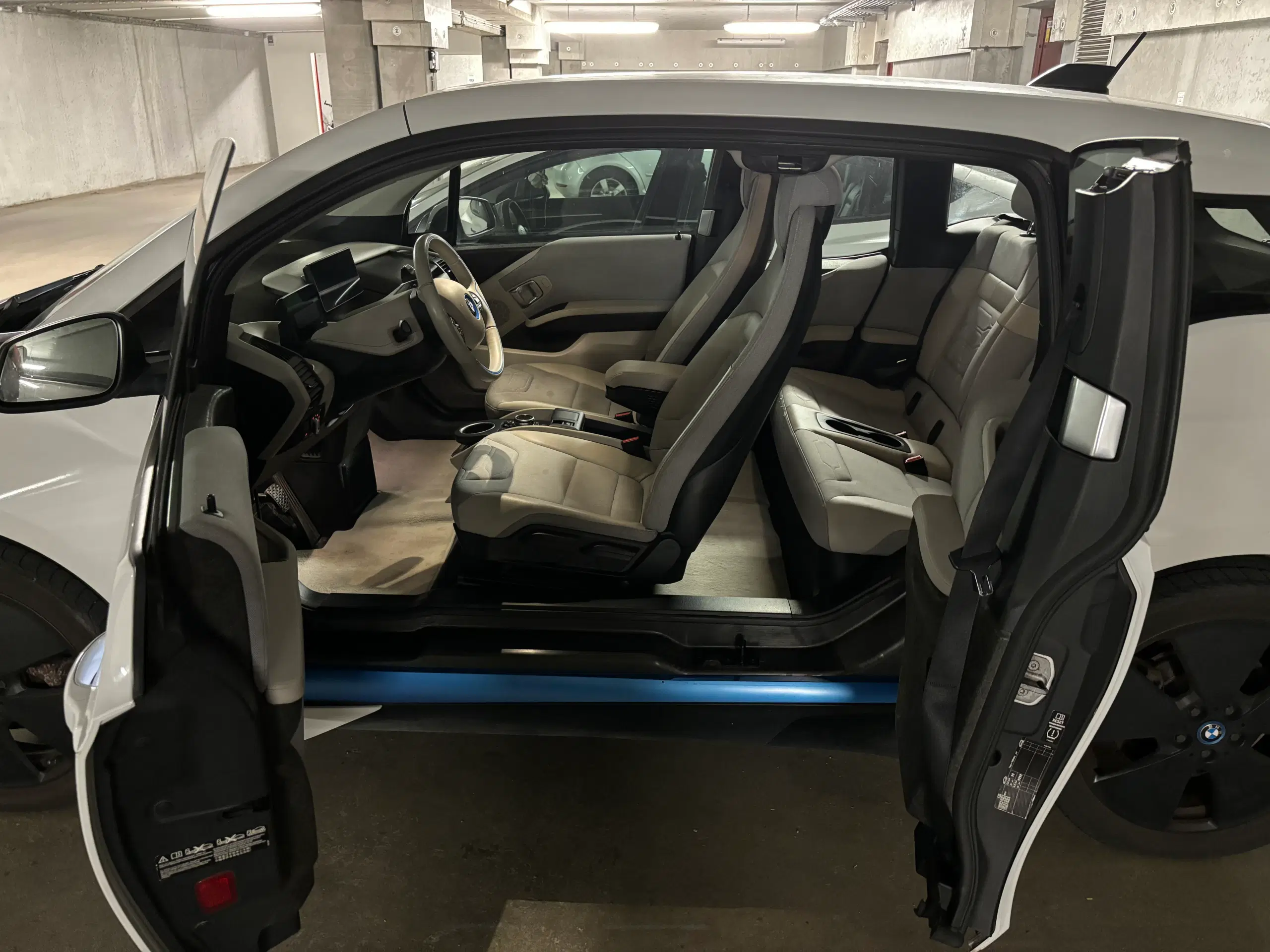 BMW i3 El 2014 km 142000 hvid nysynet