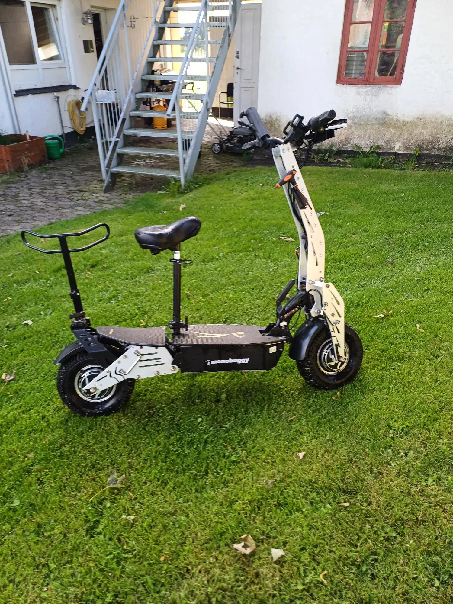 Monobuggy/golfscooter