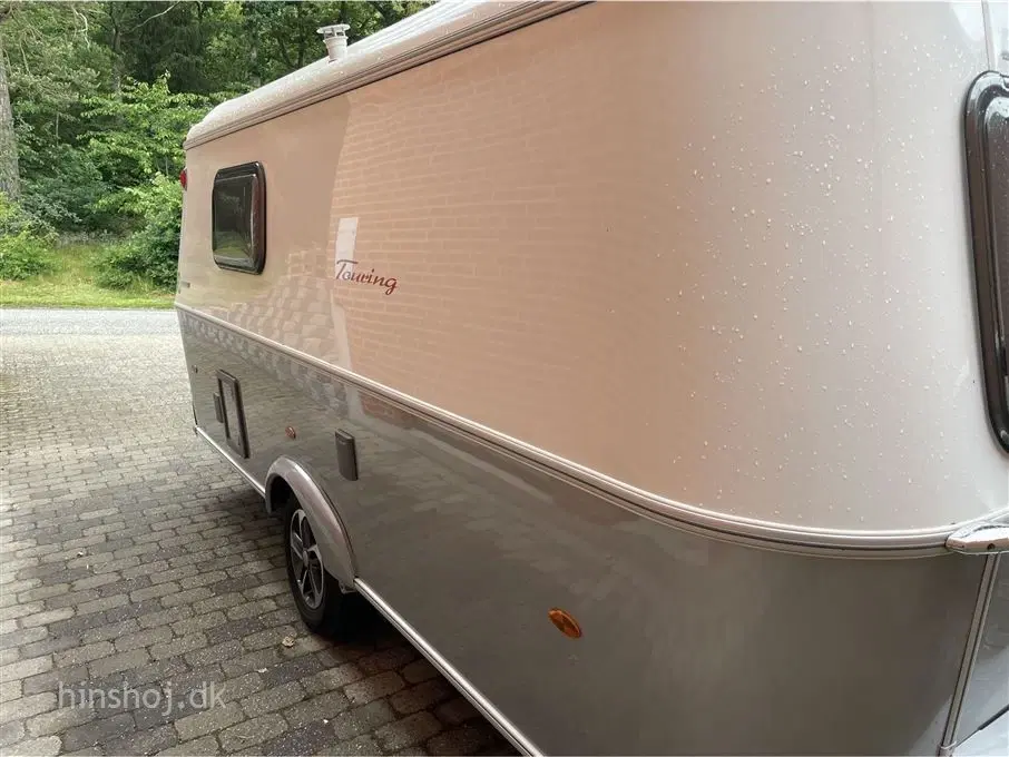 2019 - Eriba Touring Troll 530   Lækker rejsevogn med tværvendt dobbeltseng og boksmarkise fra Hinshøj Caravan
