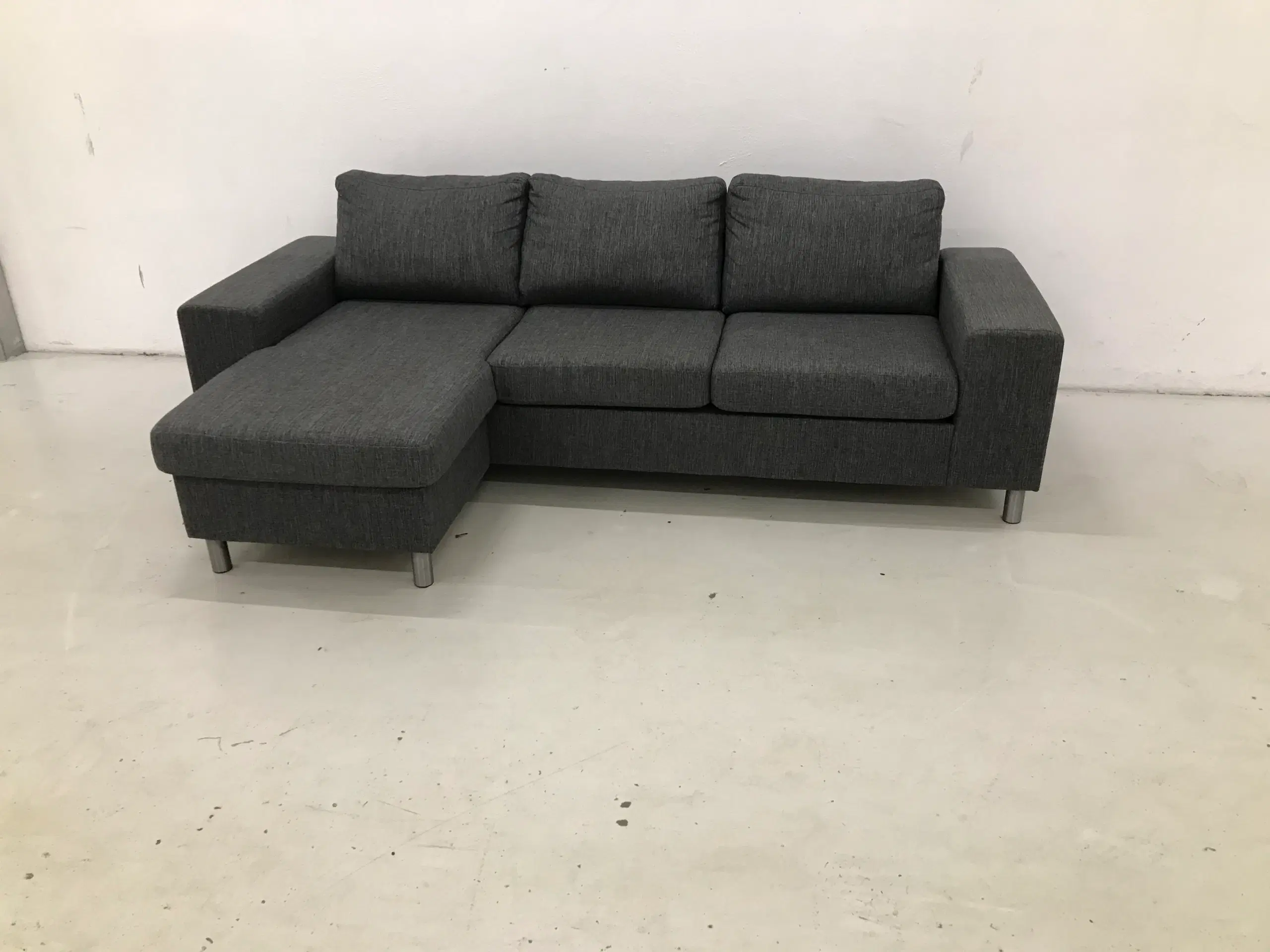 Chaiselong sofa m/vendbar chaiselong mørke grå