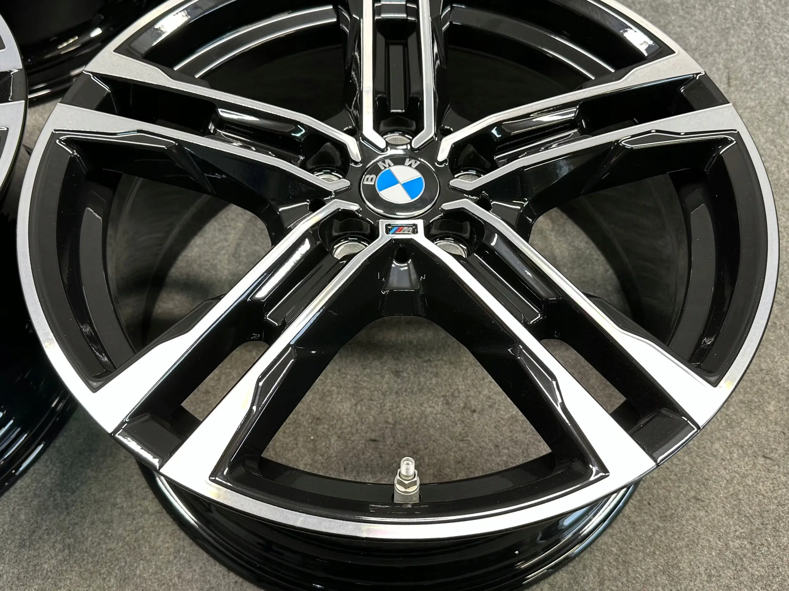 BMW 1 2 F40 F45 F46 M PAKKET 18” 556M