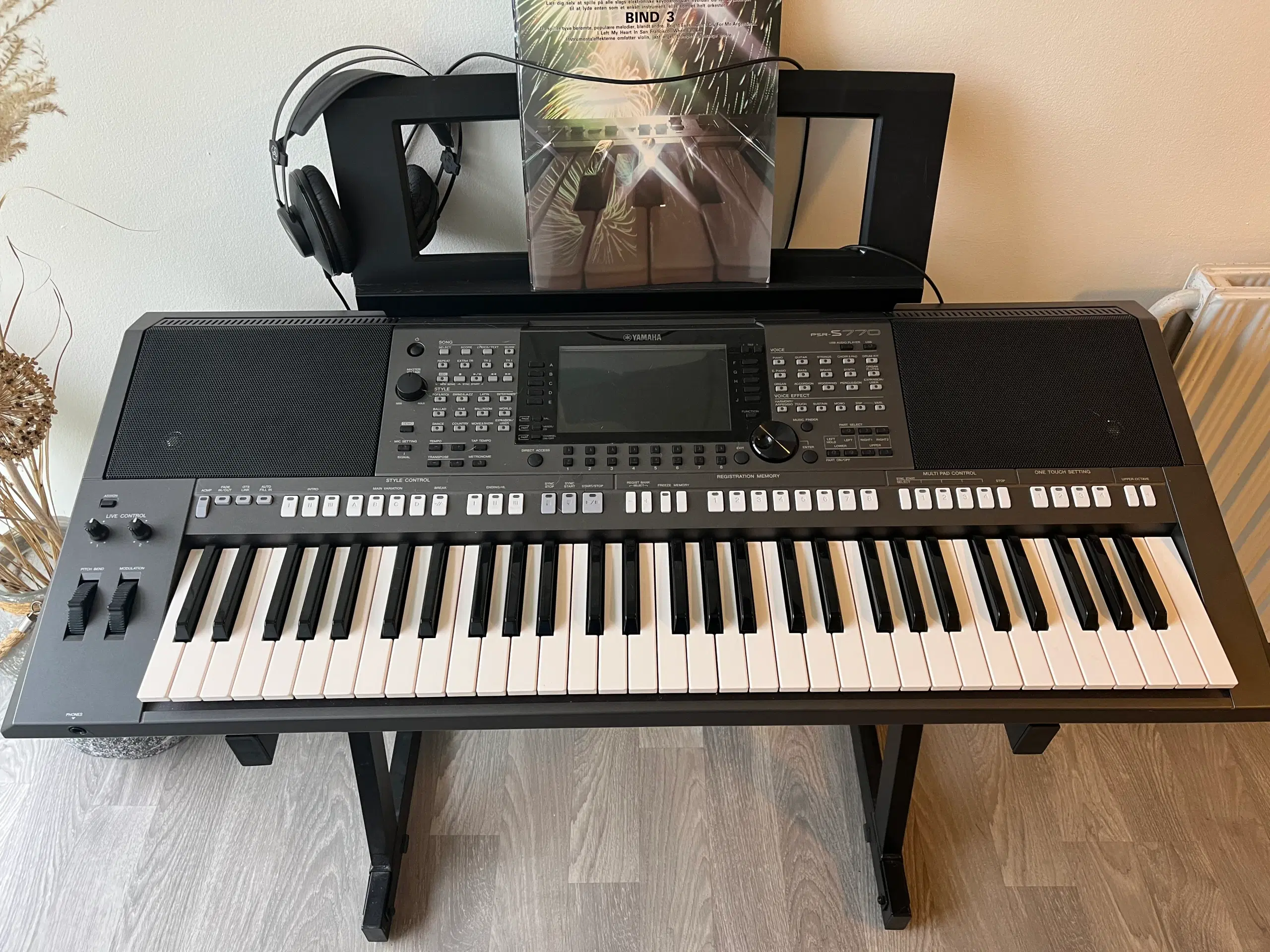 Keyboard Yamaha PSR-S770