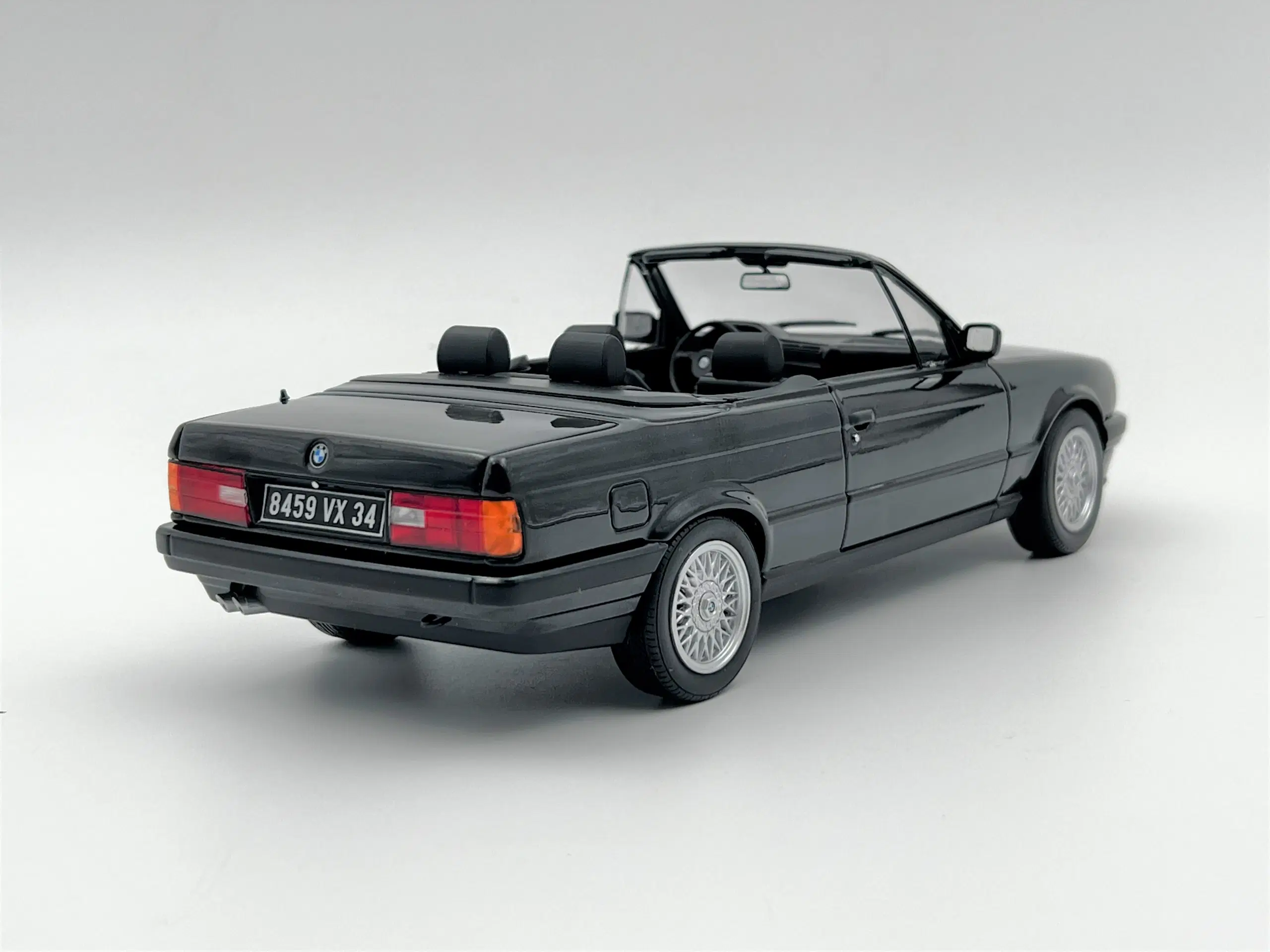 1991 BMW 325i E30 Cabriolet Limited Edition 1:18