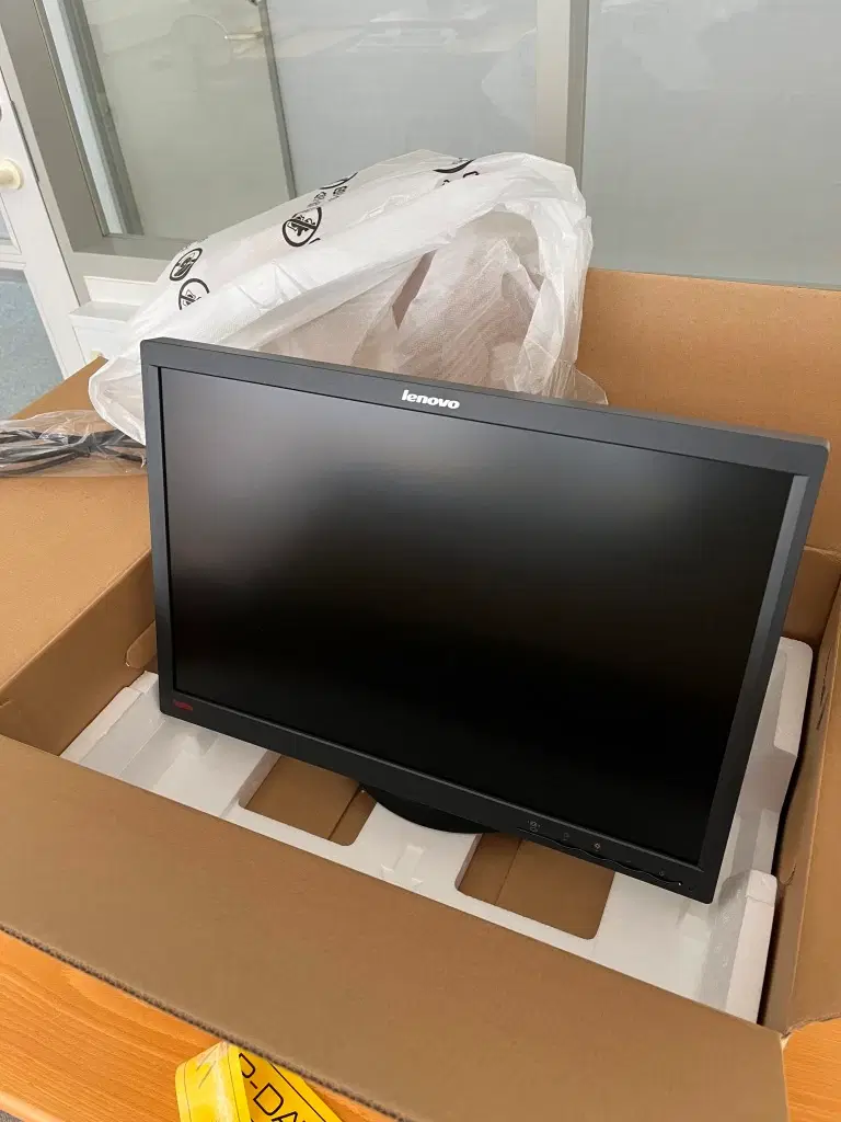 NY prof Lenovo ThinkVision 22" PC-skærm