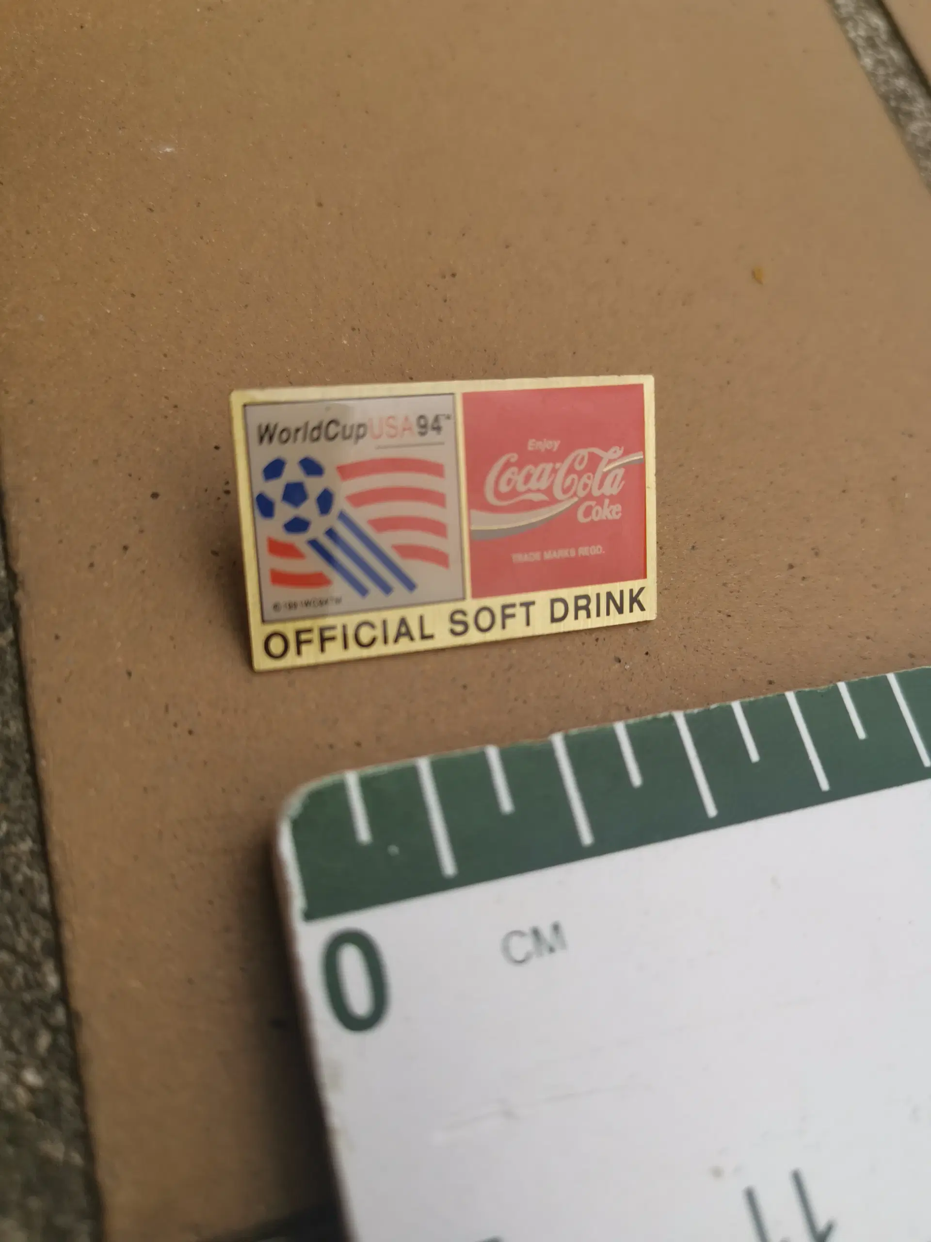 Coca Cola official soft drink WorldCup USA 94 pin